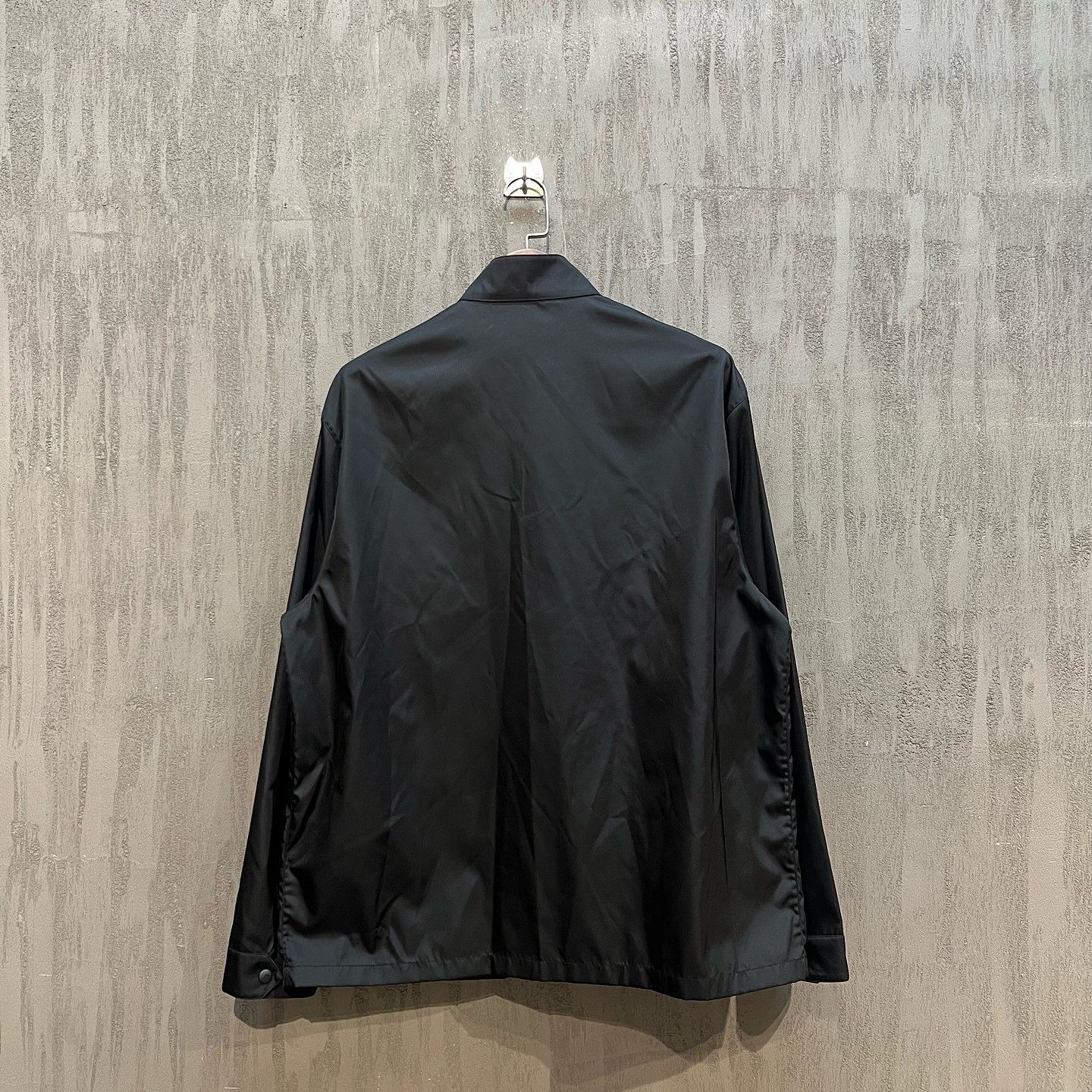 Prada Prada Logo Plaque High Collar Shirt Size M Size US M / EU 48-50 / 2 - 2 Thumbnail