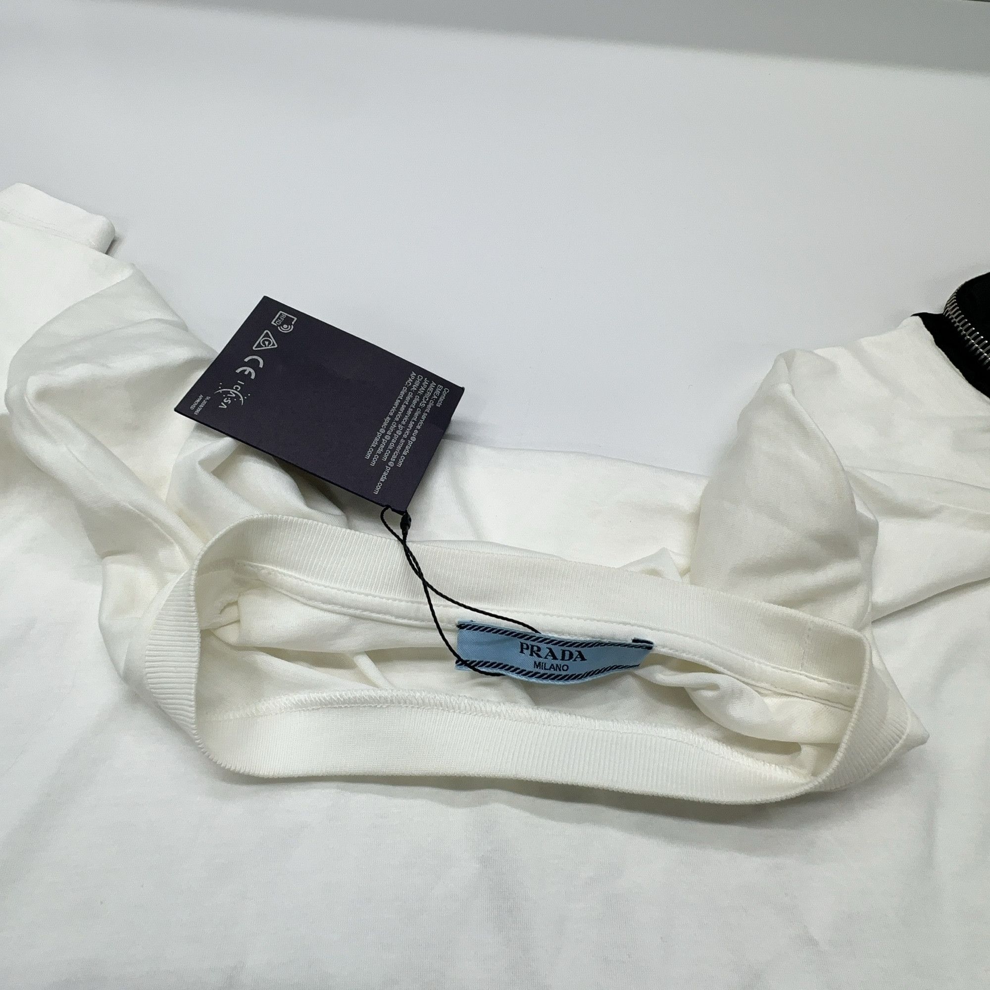 Prada Prada Pouch Sleeve T-Shirt Size S Size US S / EU 44-46 / 1 - 7 Thumbnail