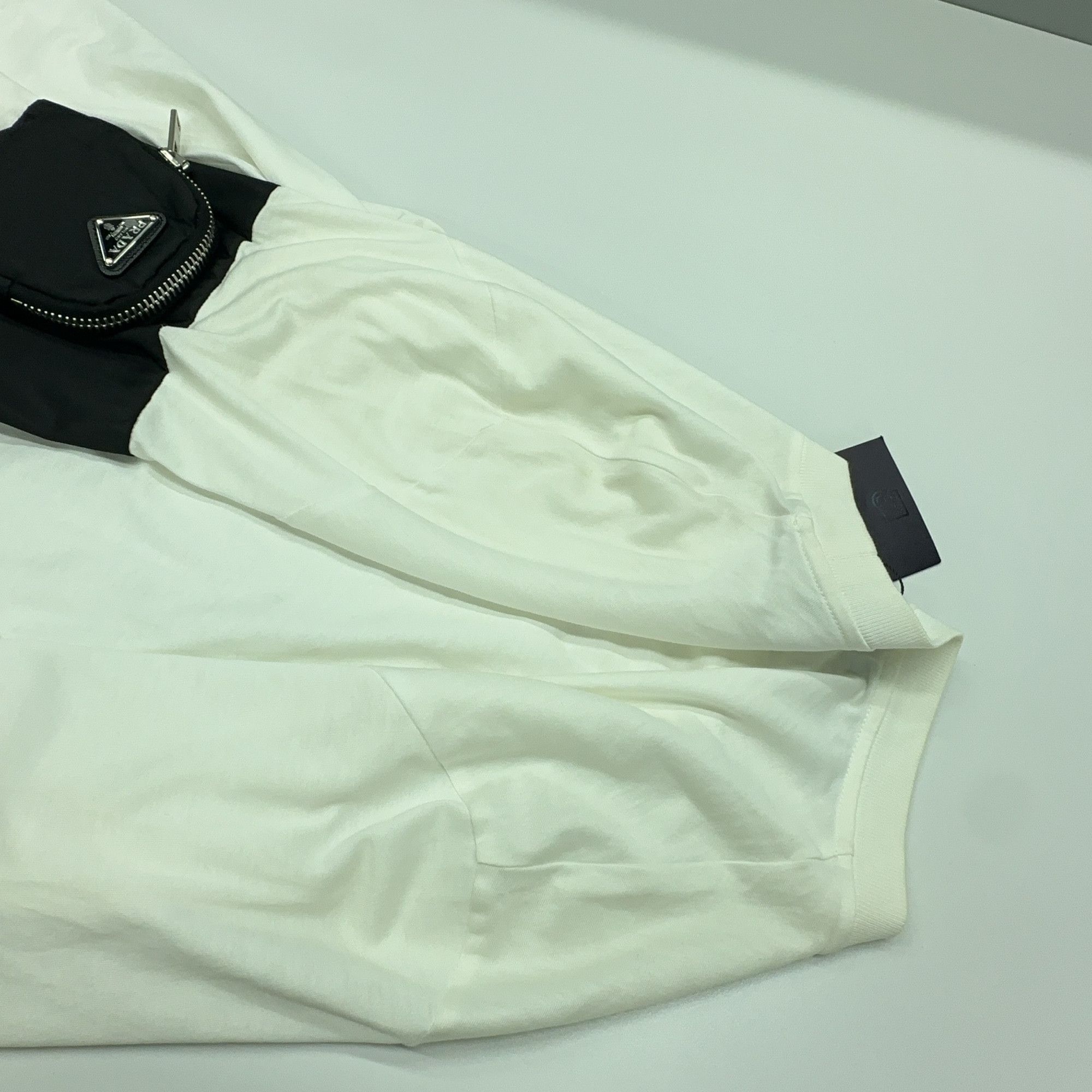 Prada Prada Pouch Sleeve T-Shirt Size S Size US S / EU 44-46 / 1 - 11 Thumbnail