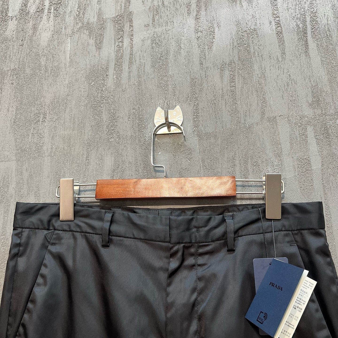 Prada Prada Nylon Casual Pants Size 30 / EU 46 Size US 30 / EU 46 - 8 Thumbnail