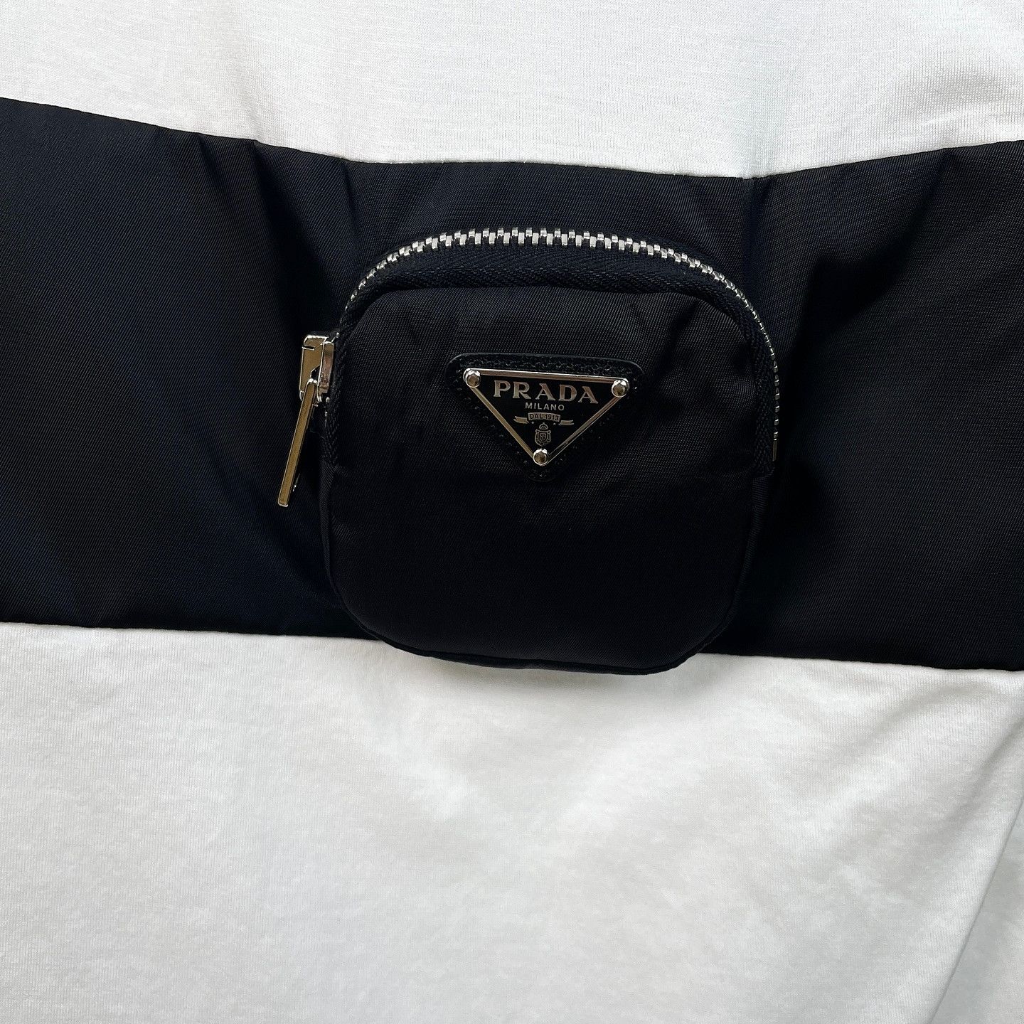 Prada Prada Pouch Logo T-Shirt Size S Size S / US 4 / IT 40 - 5 Thumbnail