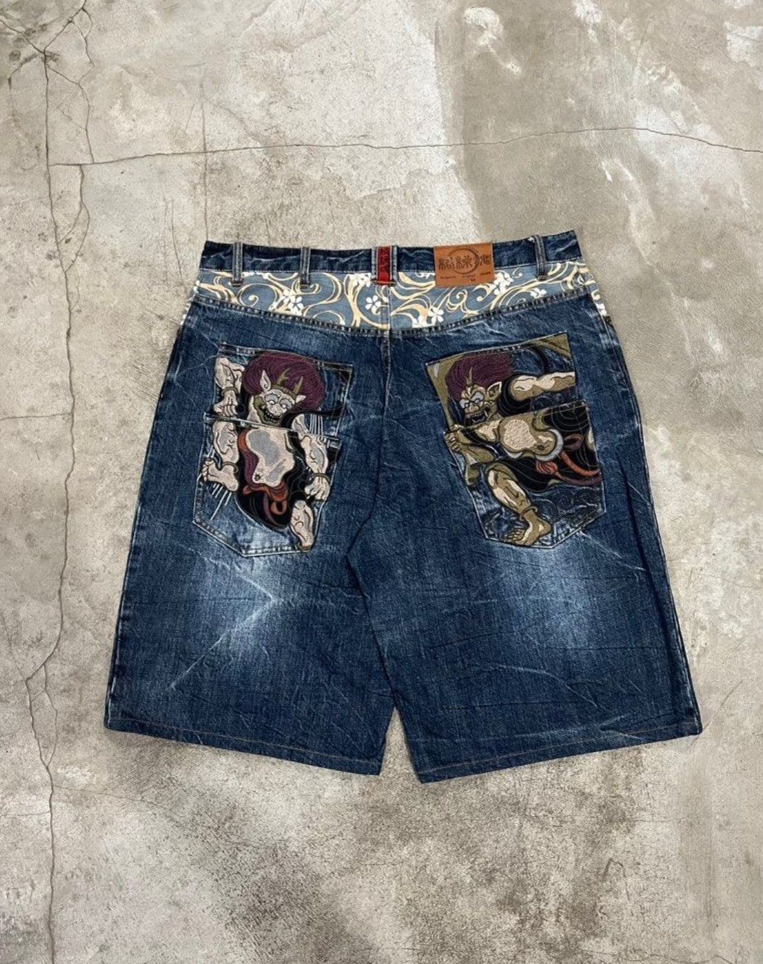 Vintage Vintage Karakuri Tamashii Fujin Raijin Denim Shorts Size US 38 / EU 54 - 4 Thumbnail