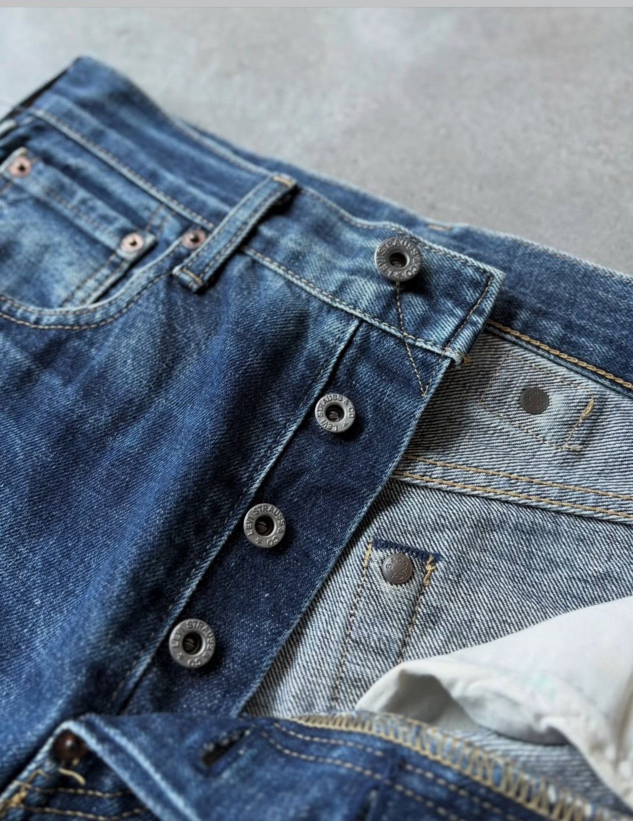 Vintage Vintage Levi's 90s 702xx BigE Selvedge Denim Size US 29 - 4 Thumbnail