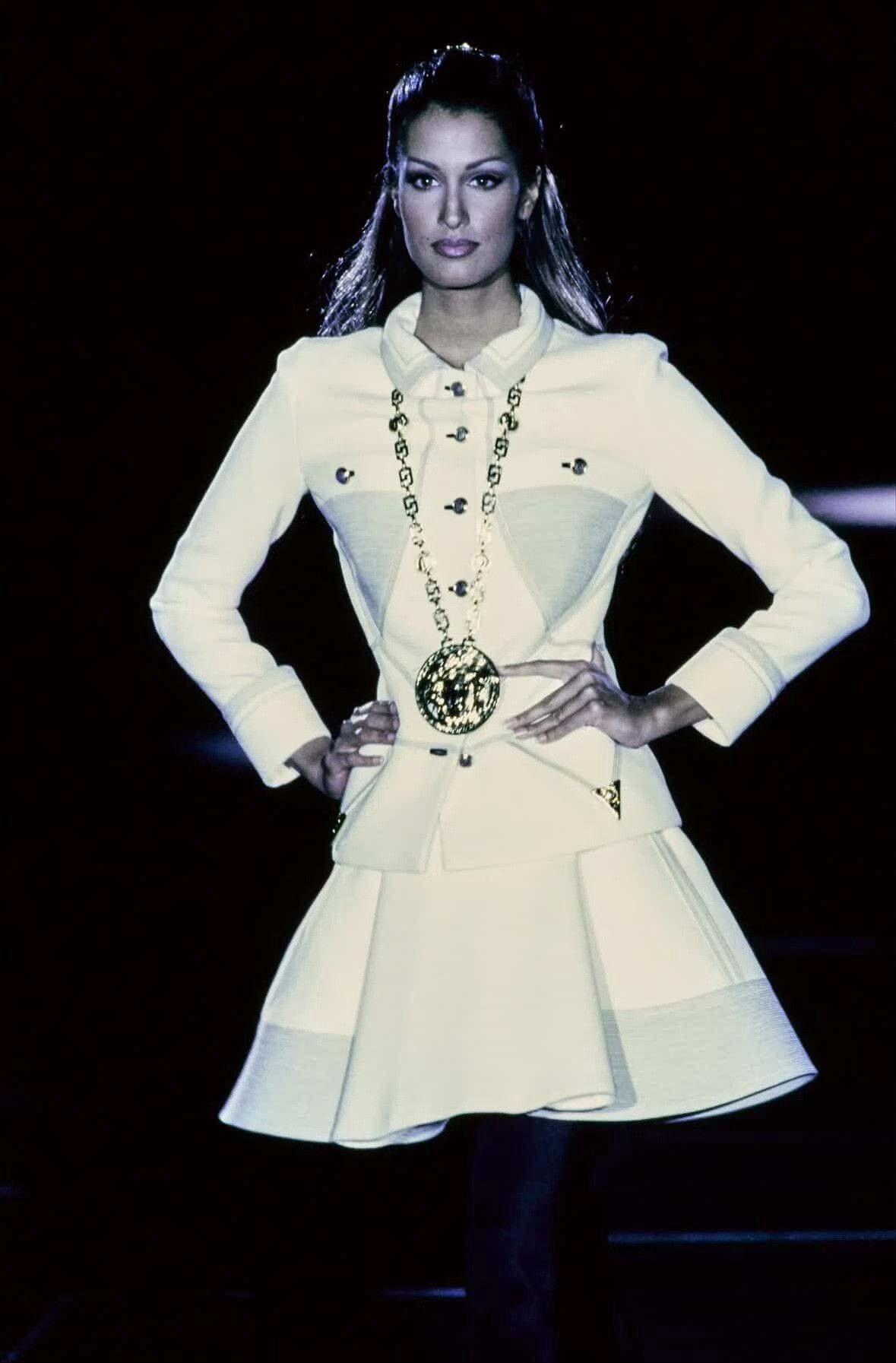 Versace Vintage Versace FW92 Cream Tailored Coat Size M / US 6-8 / IT 42-44 - 7 Thumbnail