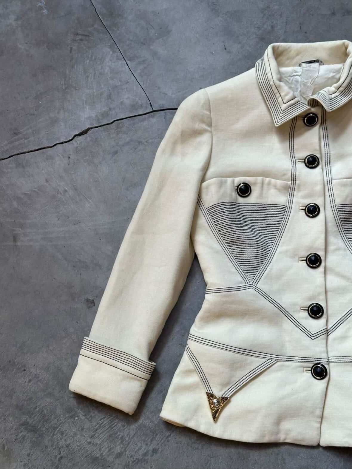 Versace Vintage Versace FW92 Cream Tailored Coat Size M / US 6-8 / IT 42-44 - 3 Thumbnail