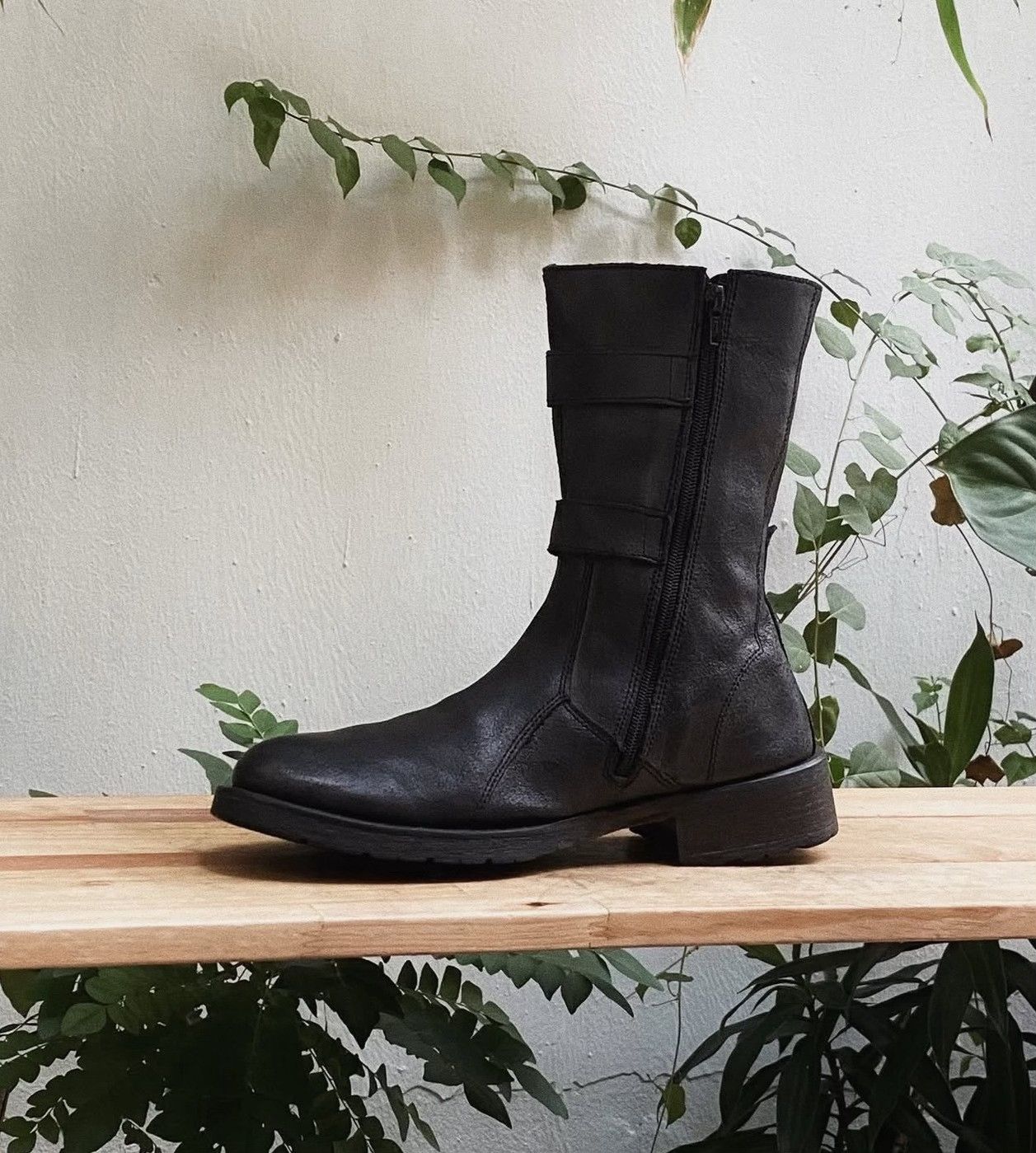 Vintage Vintage 1990s CLUBSHOES Black Leather Boots Size US 8 / EU 41 - 2 Thumbnail