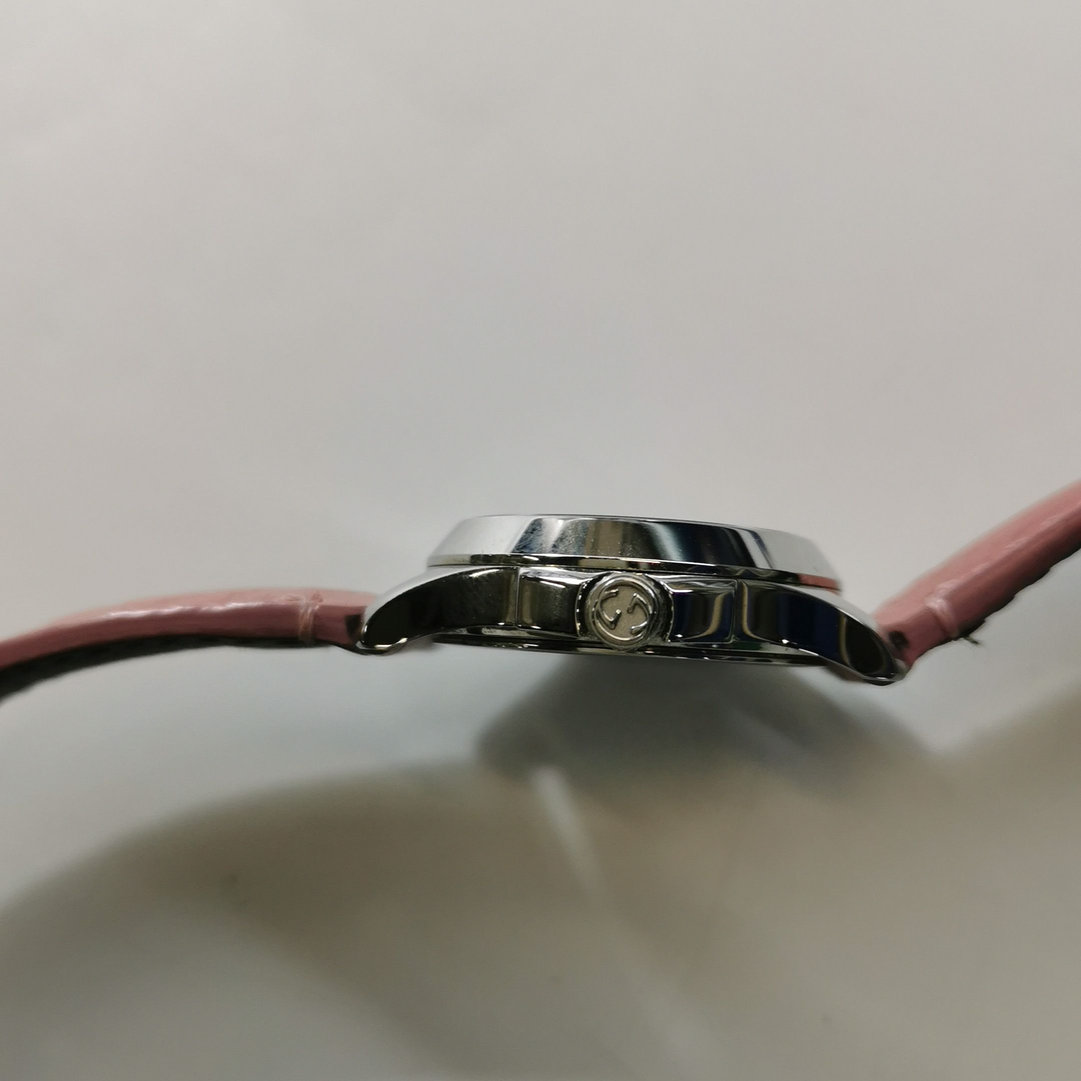 Gucci Gucci Women os Watches Size ONE SIZE - 10 Thumbnail