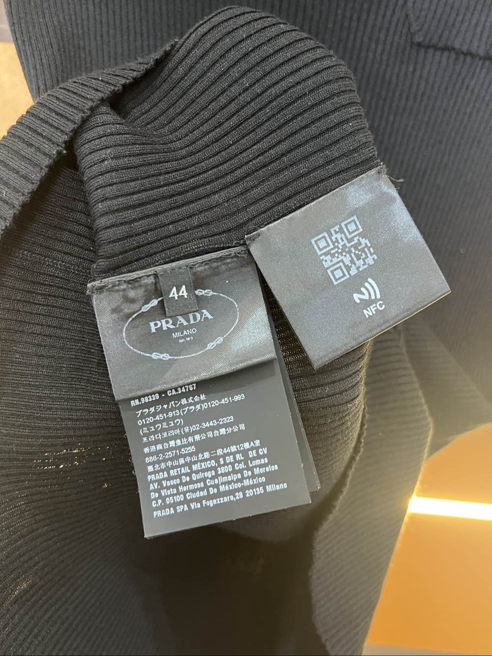 Prada Prada Logo Ribbed Knit Polo Size IT 44 Size M / US 6-8 / IT 42-44 - 4 Thumbnail