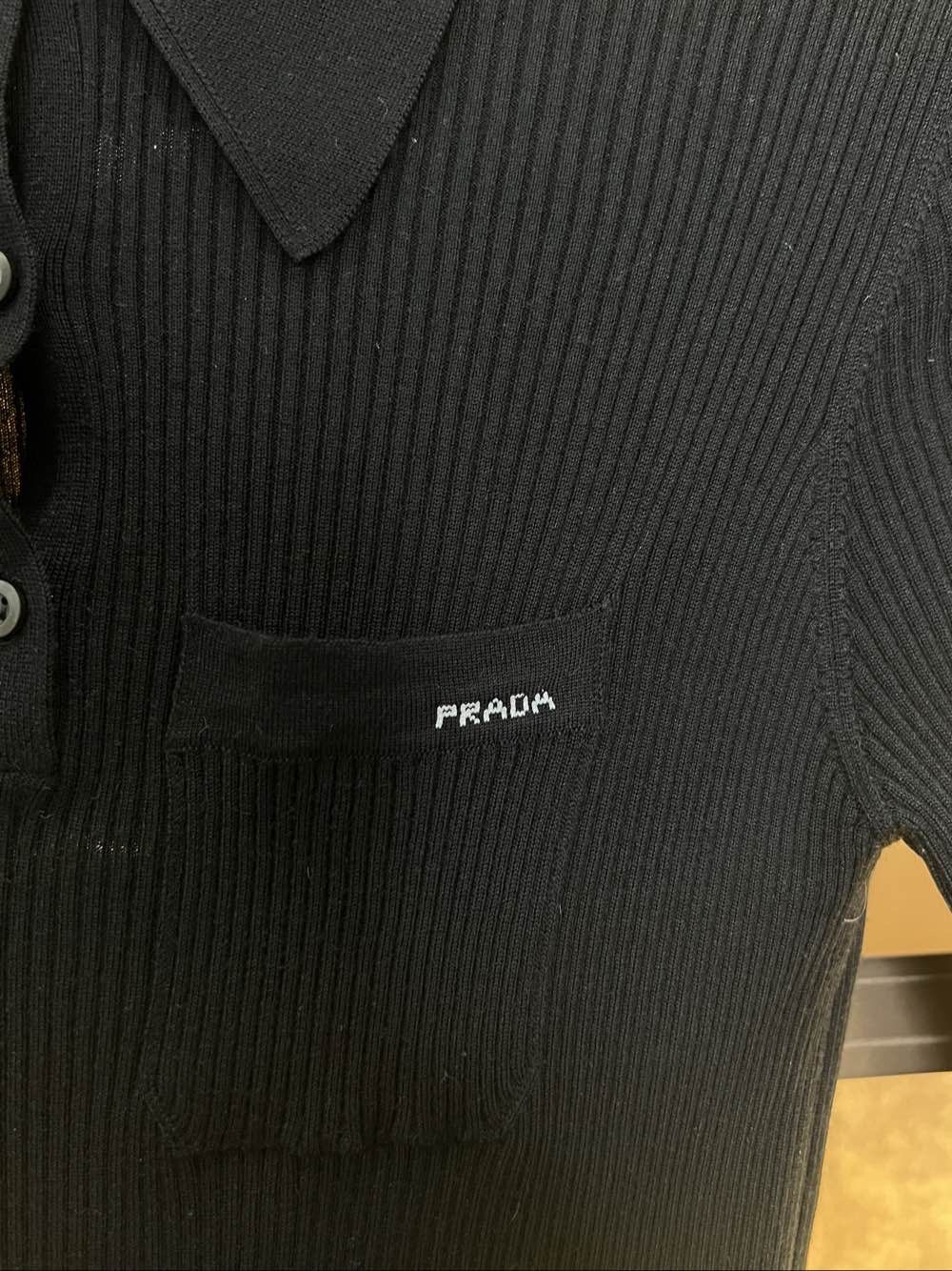 Prada Prada Logo Ribbed Knit Polo Size IT 44 Size M / US 6-8 / IT 42-44 - 5 Thumbnail