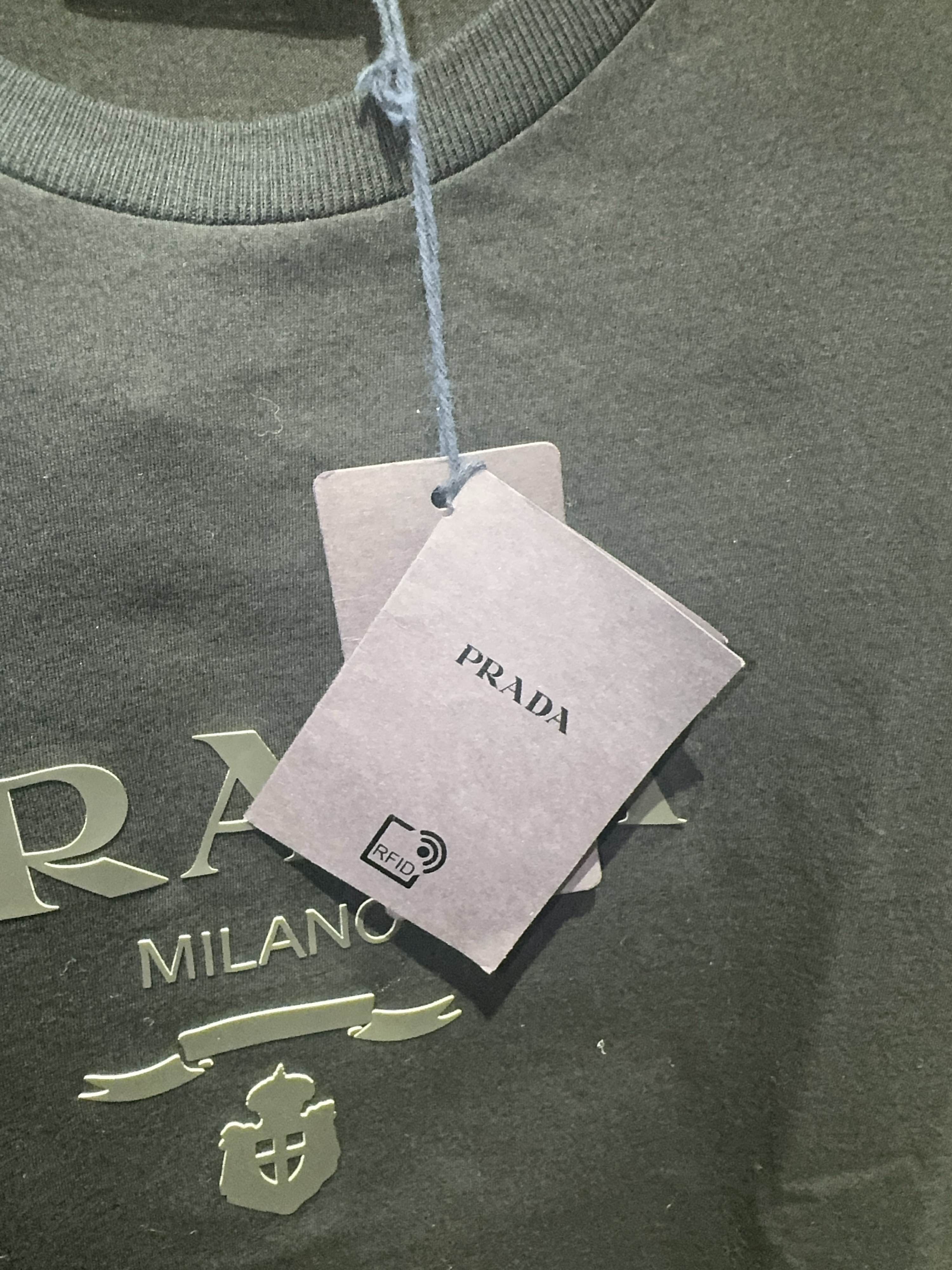 Prada Prada Logo Print T-Shirt Size M Size US M / EU 48-50 / 2 - 5 Thumbnail