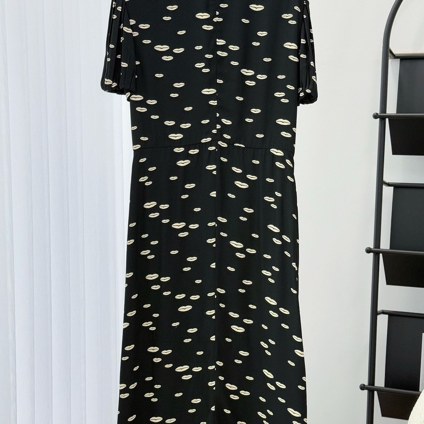 Prada Prada Lip Print Midi Dress Size IT 40 Size S / US 4 / IT 40 - 2 Thumbnail