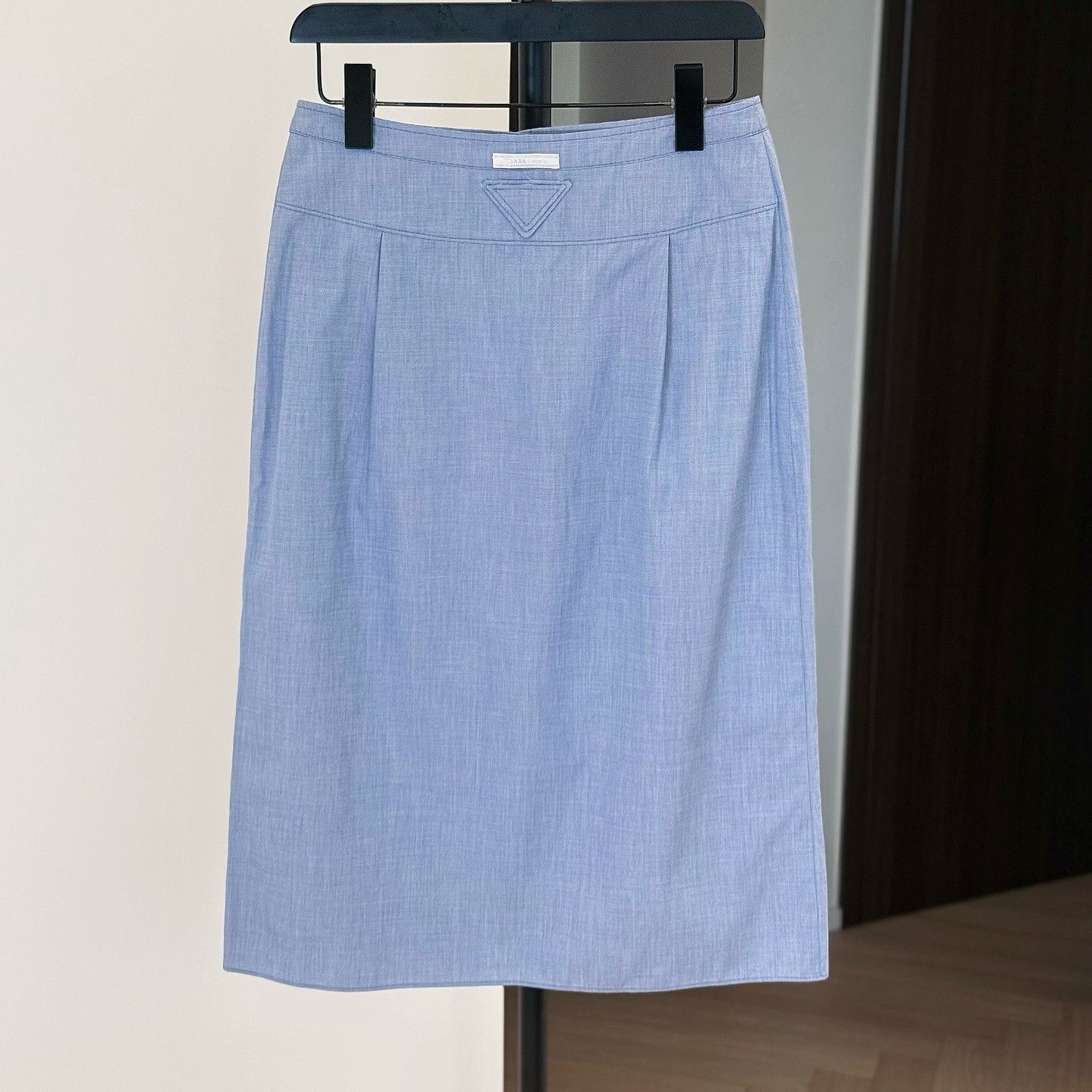 Prada Prada Button Down Midi Skirt Size 40 Size 27" / US 4 / IT 40 - 2 Thumbnail