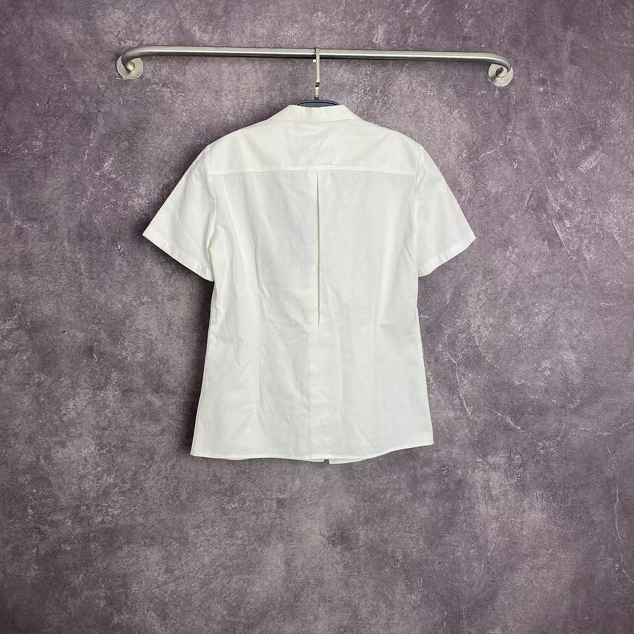 Prada Prada Logo Patch Button Up Shirt Size 40 Size S / US 4 / IT 40 - 2 Thumbnail