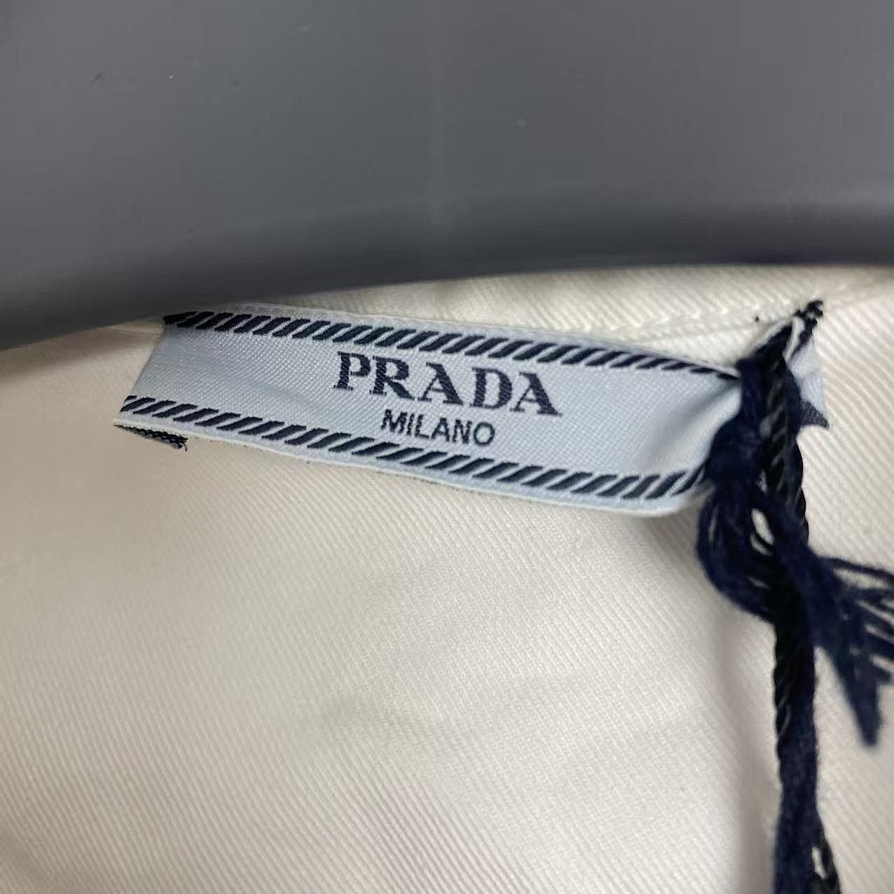Prada Prada Logo Patch Button Up Shirt Size 40 Size S / US 4 / IT 40 - 3 Thumbnail