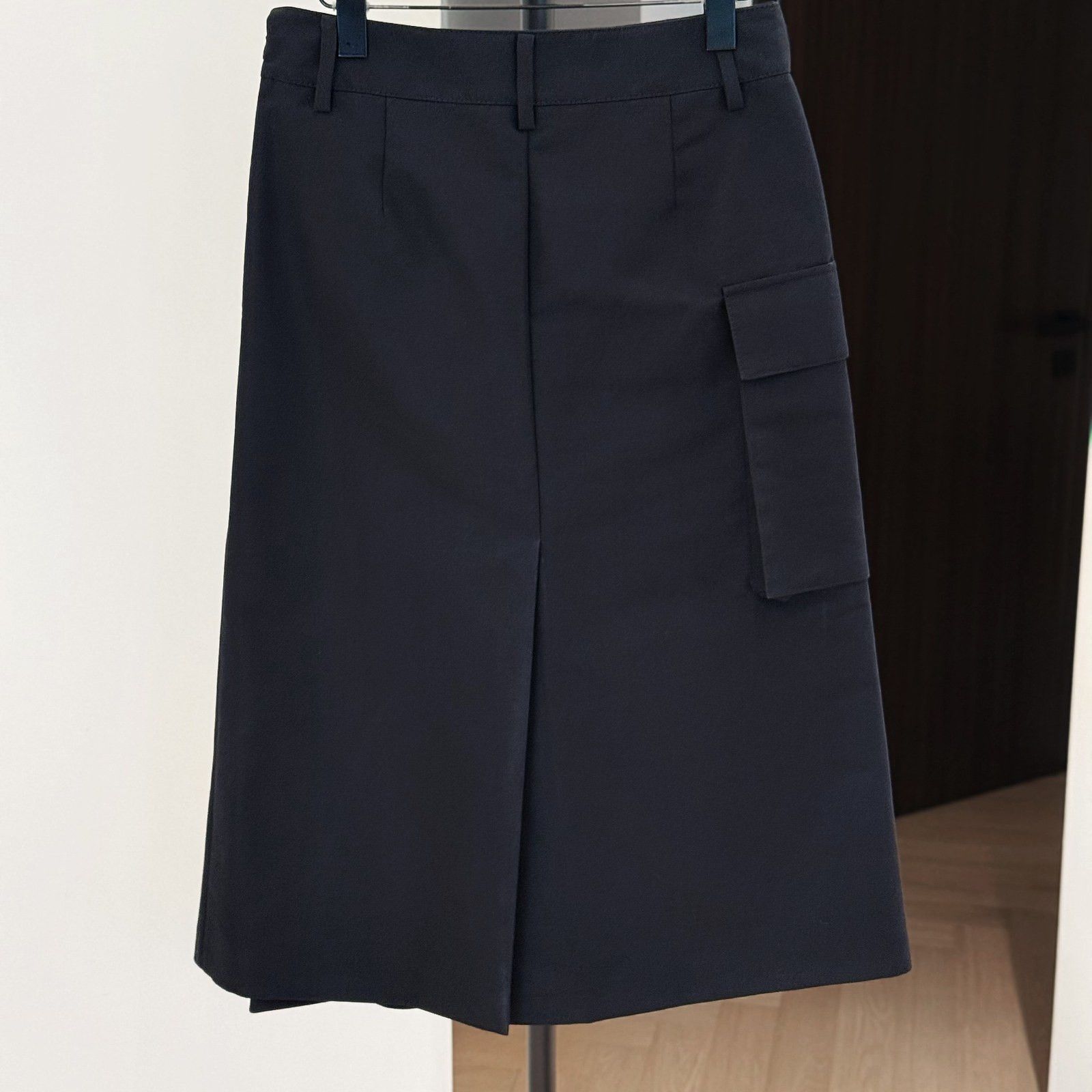 Prada Prada Re-Nylon Cargo Midi Skirt Size 38 Size 26" / US 2 / IT 38 - 2 Thumbnail