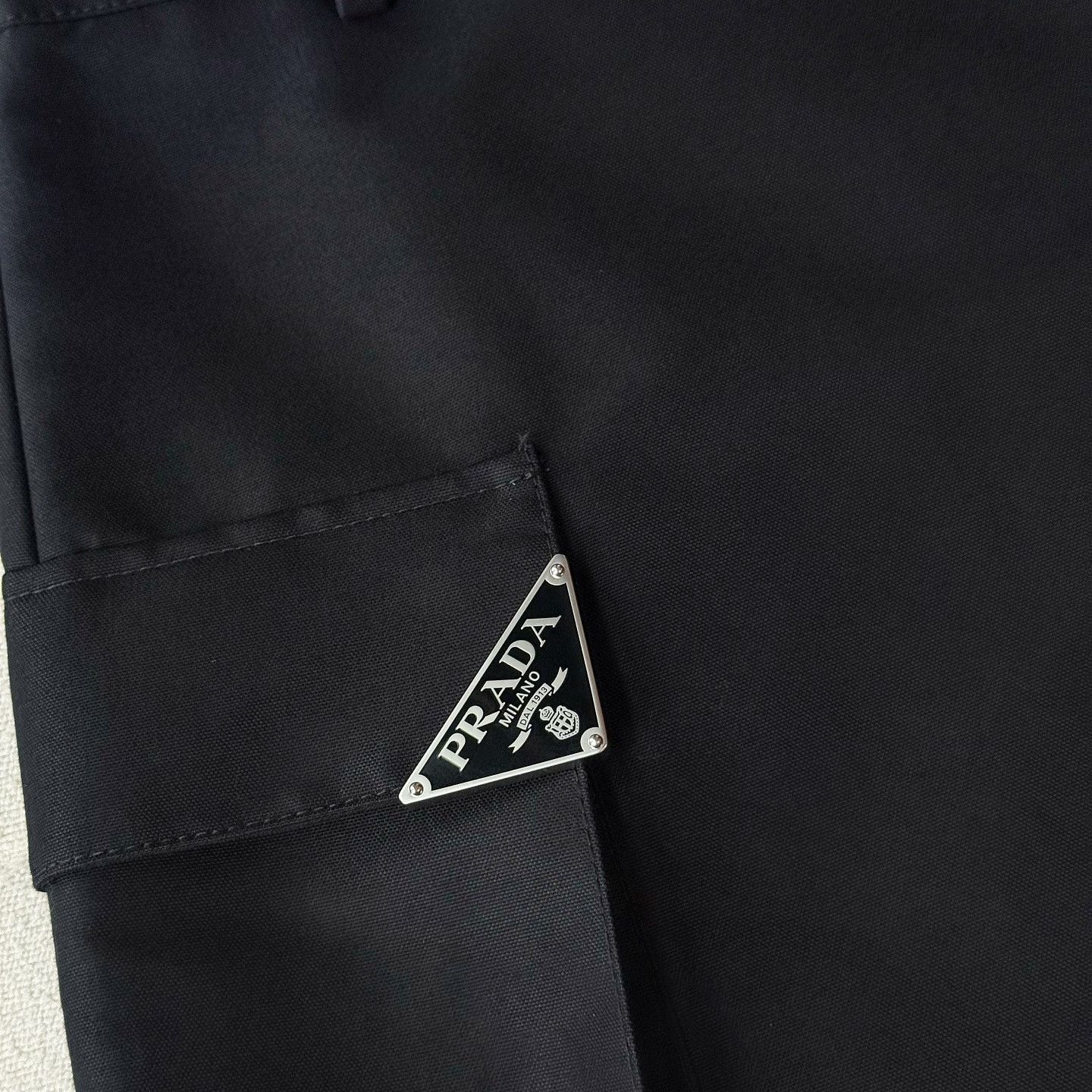 Prada Prada Re-Nylon Cargo Midi Skirt Size 38 Size 26" / US 2 / IT 38 - 7 Thumbnail