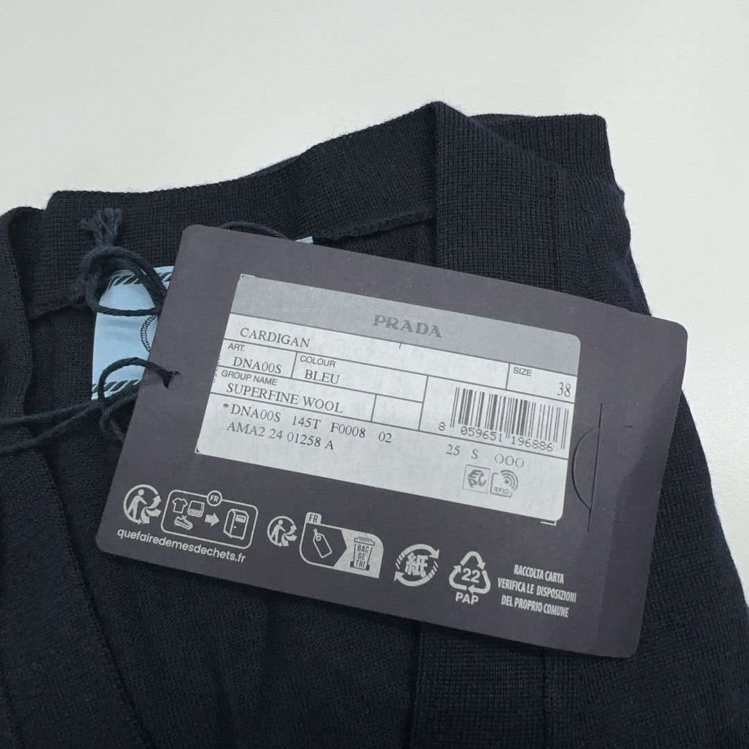 Prada Prada Superfine Wool V-Neck Cardigan Size 38 Size XS / US 0-2 / IT 36-38 - 4 Thumbnail