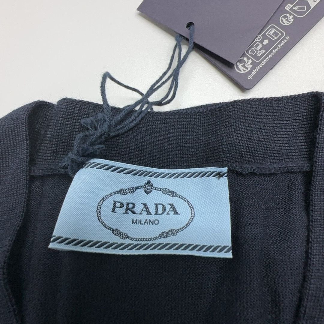 Prada Prada Superfine Wool V-Neck Cardigan Size 38 Size XS / US 0-2 / IT 36-38 - 3 Thumbnail