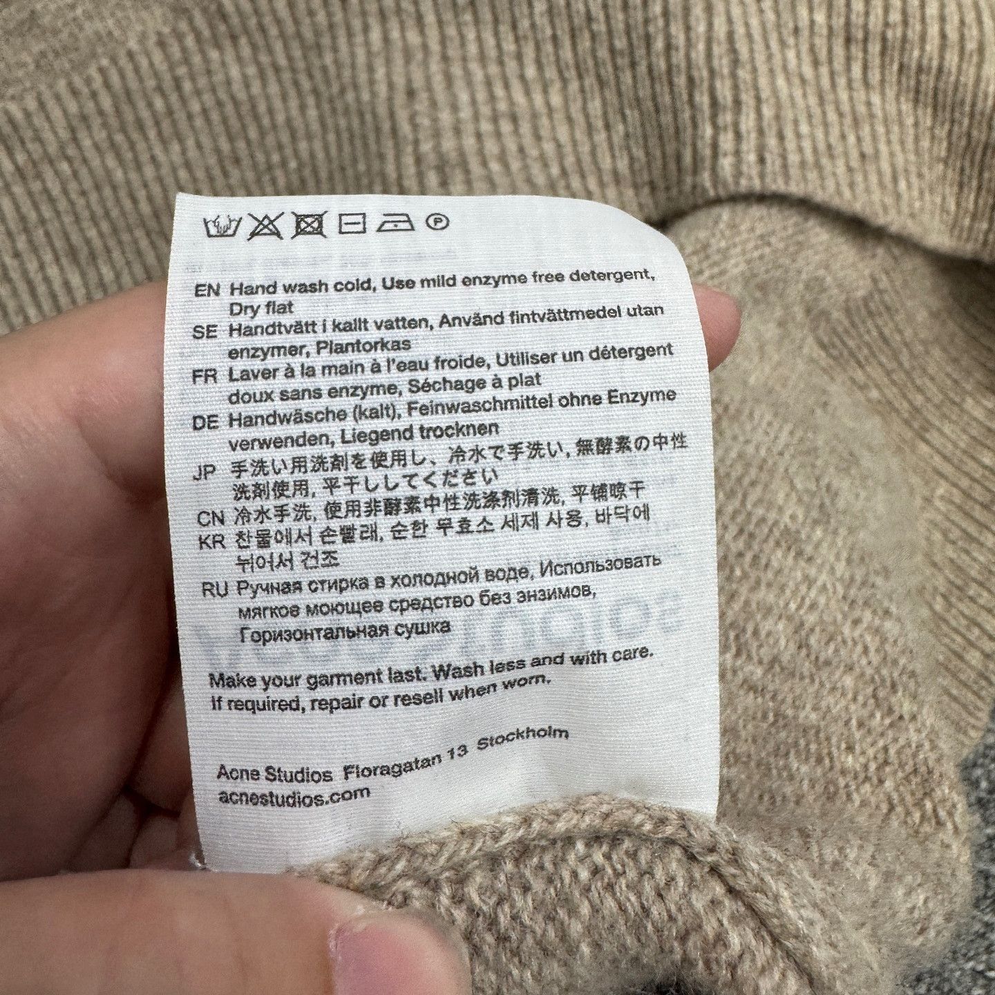 Acne Studios Acne Studios Wool Cashmere V-Neck Sweater Size XL Size US XL / EU 56 / 4 - 5 Thumbnail