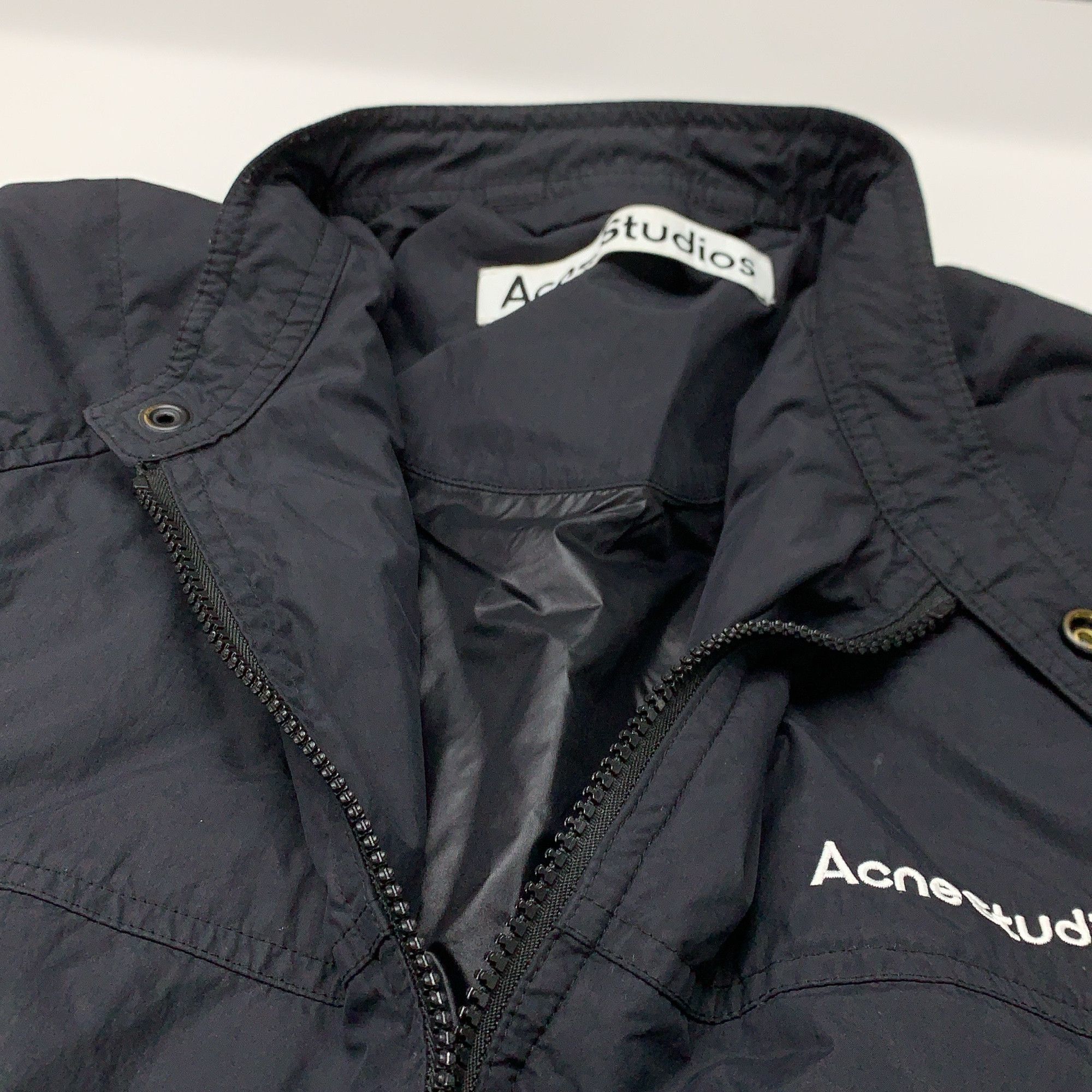 Acne Studios Acne Studios Logo Nylon Down Jacket Size S Size US S / EU 44-46 / 1 - 6 Thumbnail