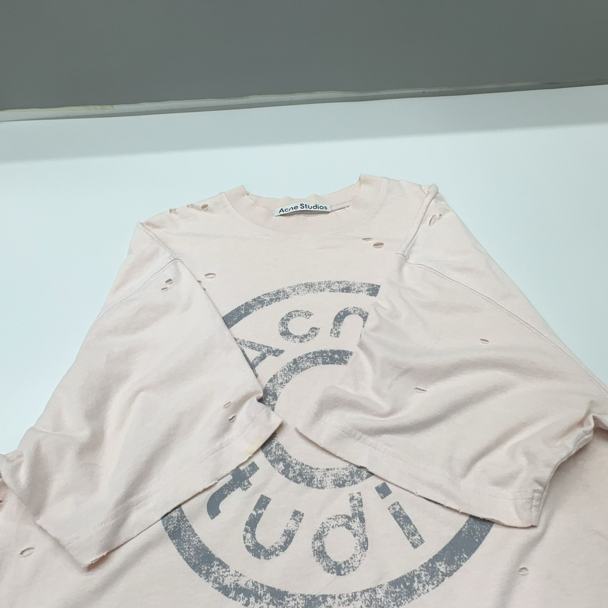 Acne Studios Acne Studios Distressed Logo T-Shirt Size XS Size US XS / EU 42 / 0 - 13 Thumbnail
