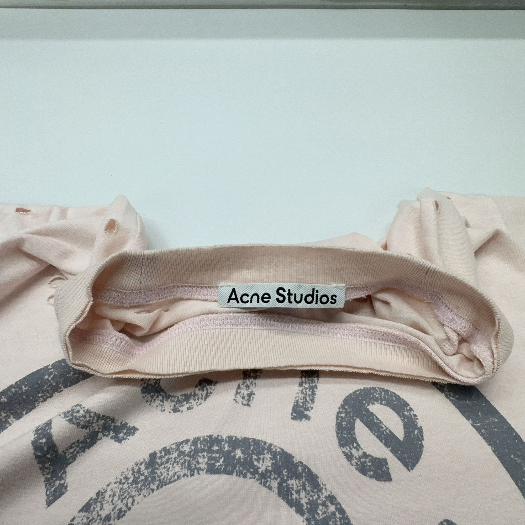 Acne Studios Acne Studios Distressed Logo T-Shirt Size XS Size US XS / EU 42 / 0 - 5 Thumbnail
