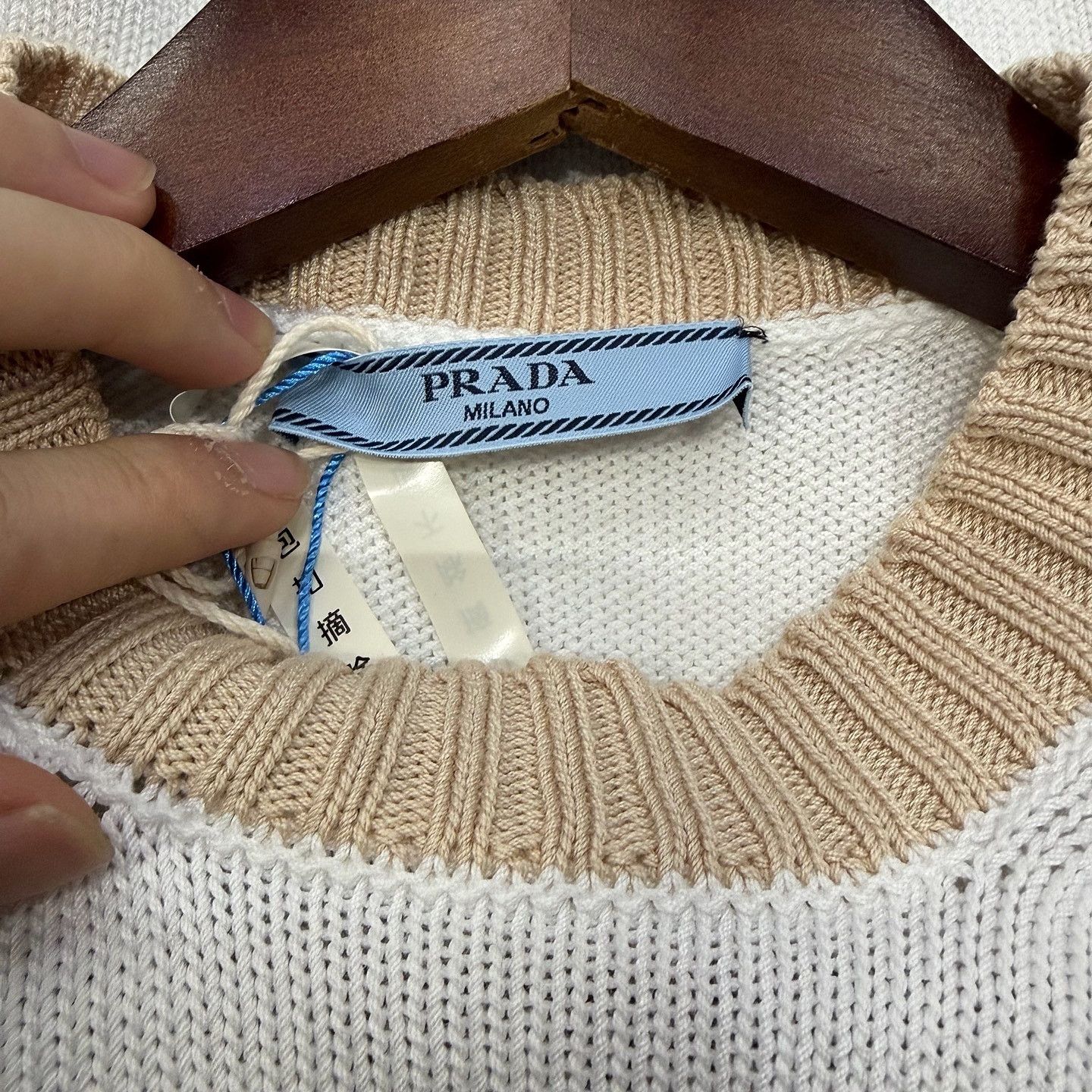 Prada Prada Embroidered Logo Knit Sweater Size 38 Size XS / US 0-2 / IT 36-38 - 3 Thumbnail