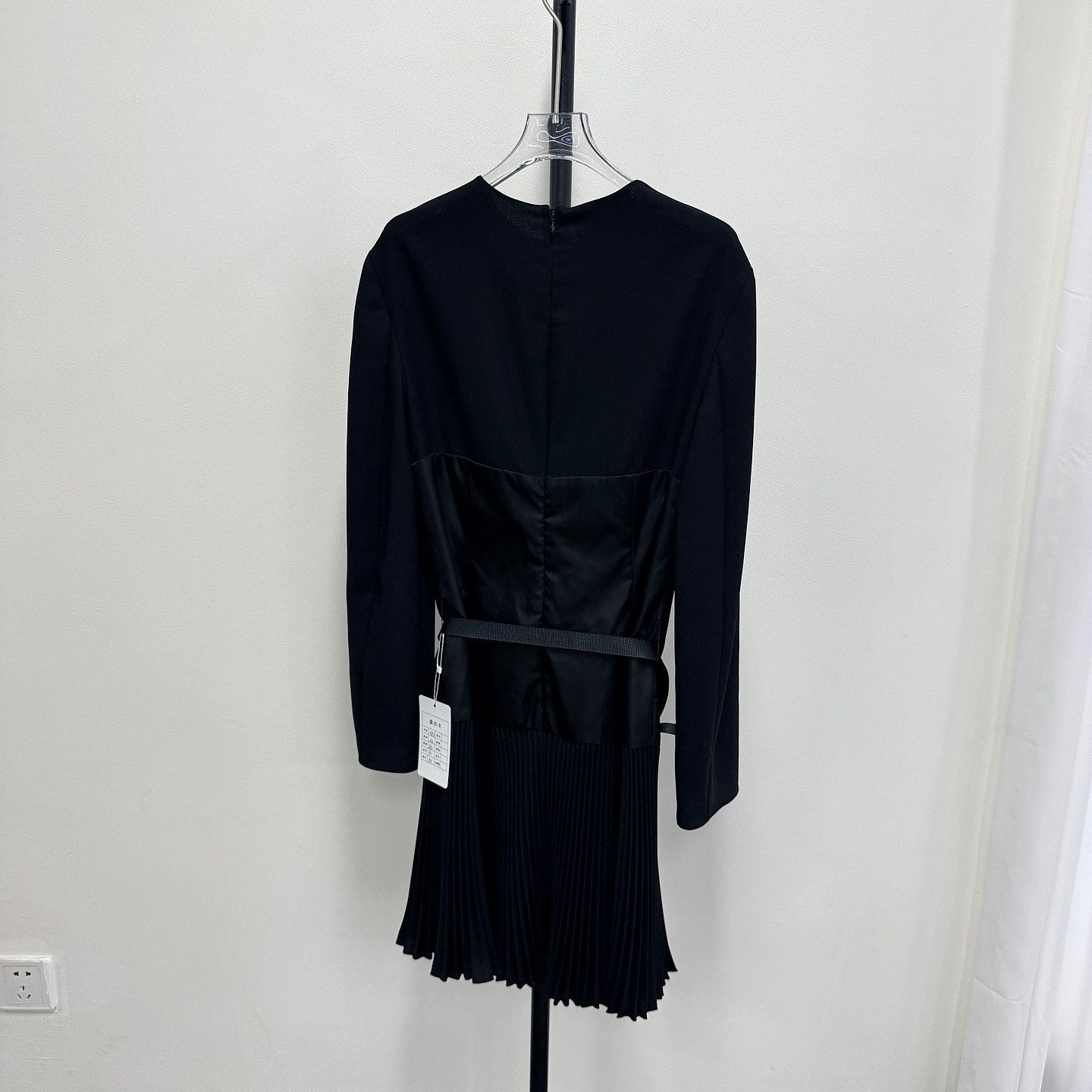 Prada Prada Logo Pleated Mini Dress Size 38 Size XS / US 0-2 / IT 36-38 - 2 Thumbnail