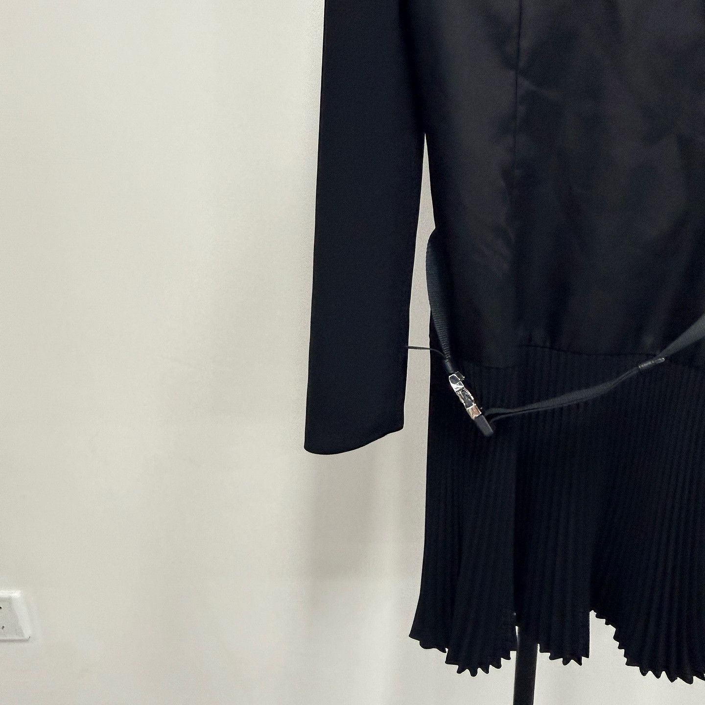 Prada Prada Logo Pleated Mini Dress Size 38 Size XS / US 0-2 / IT 36-38 - 7 Thumbnail