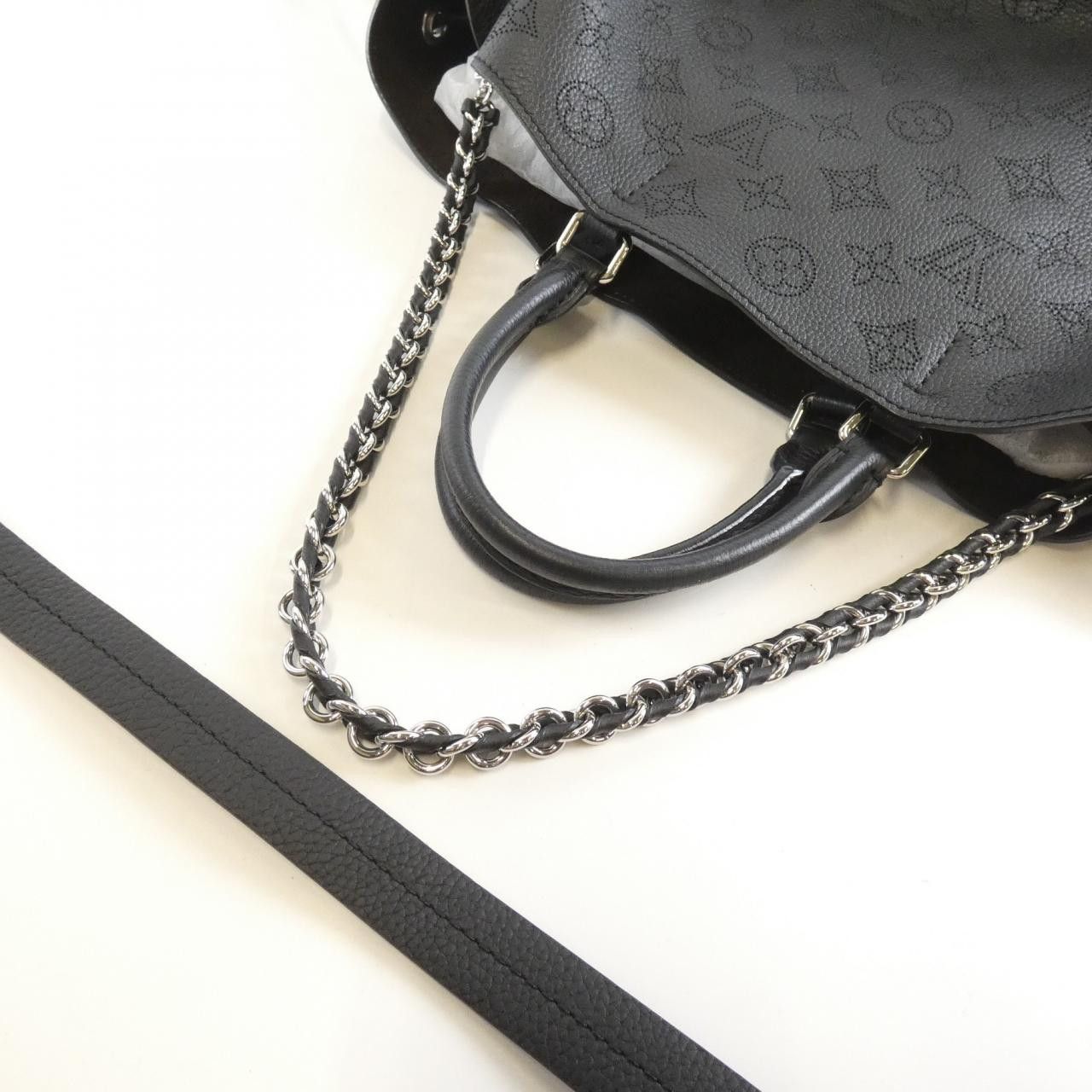 Louis Vuitton Louis Vuitton Louis Vuitton Mahina Bella Tote Calf Handbag Leather Tote Bag M59200 DUTY FREE for USA Size ONE SIZE - 3 Thumbnail