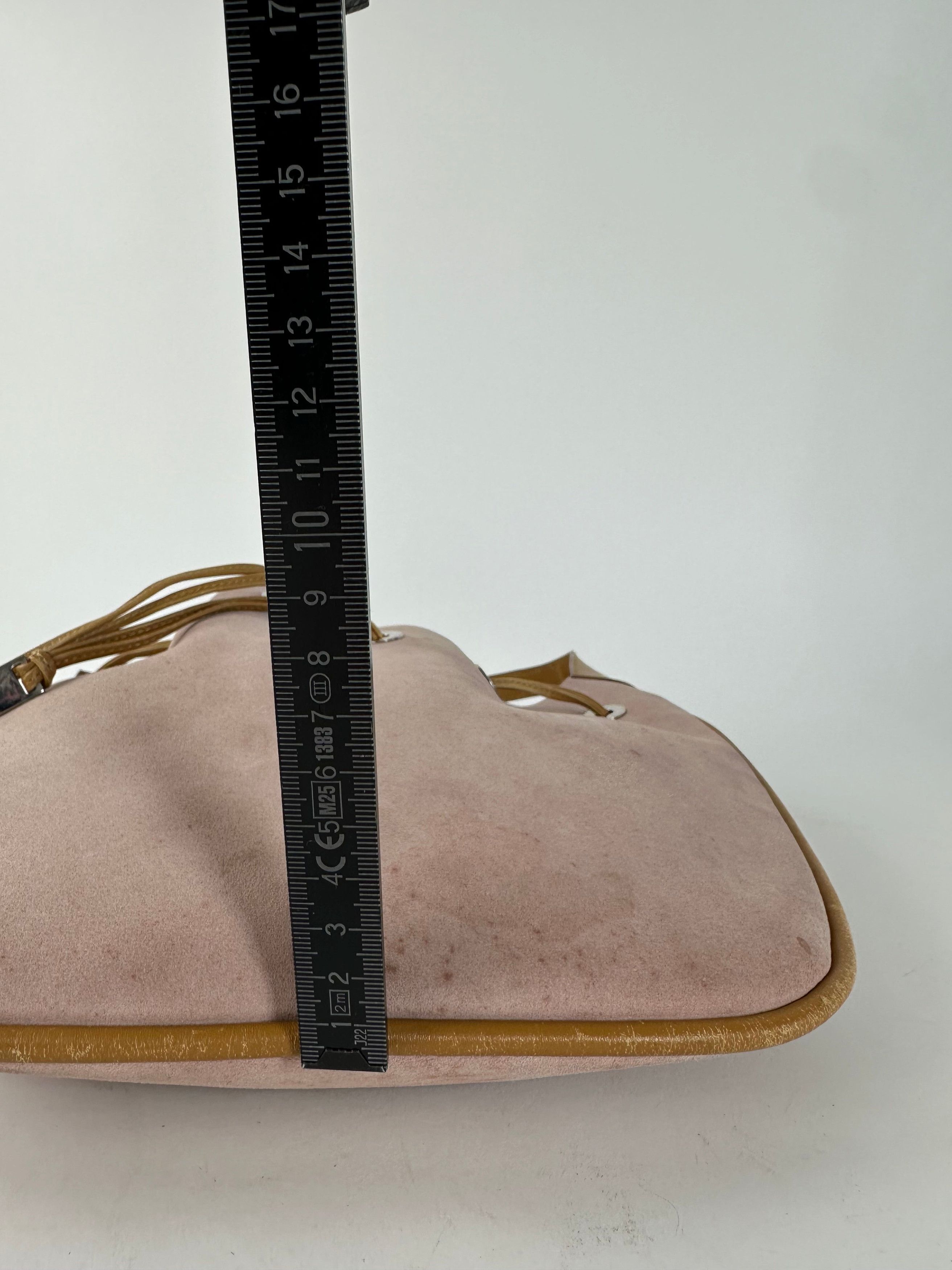 Gucci Pink Suede Hobo Bag with Drawstring Closure Size ONE SIZE - 11 Thumbnail