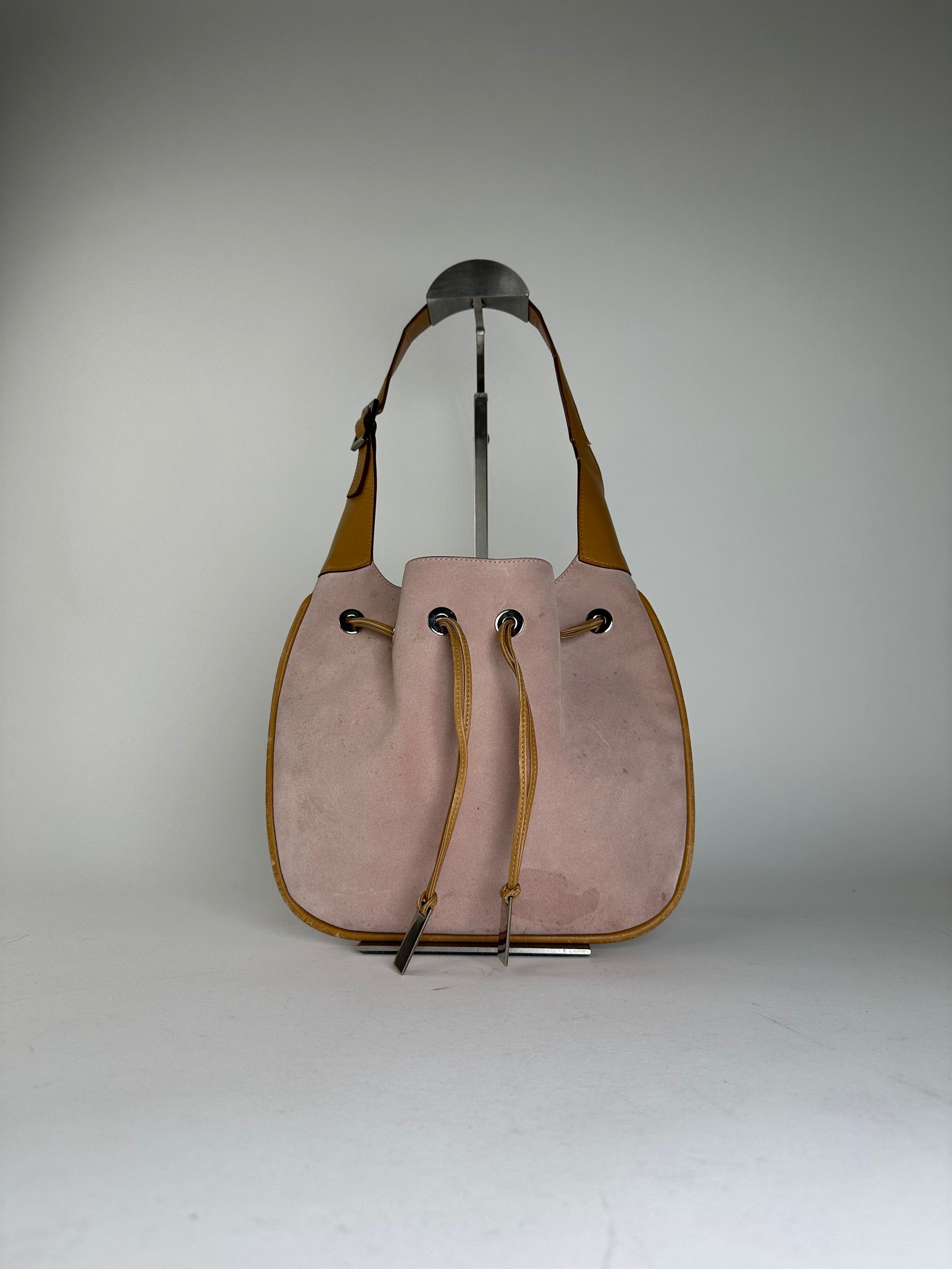 Gucci Pink Suede Hobo Bag with Drawstring Closure Size ONE SIZE - 15 Thumbnail