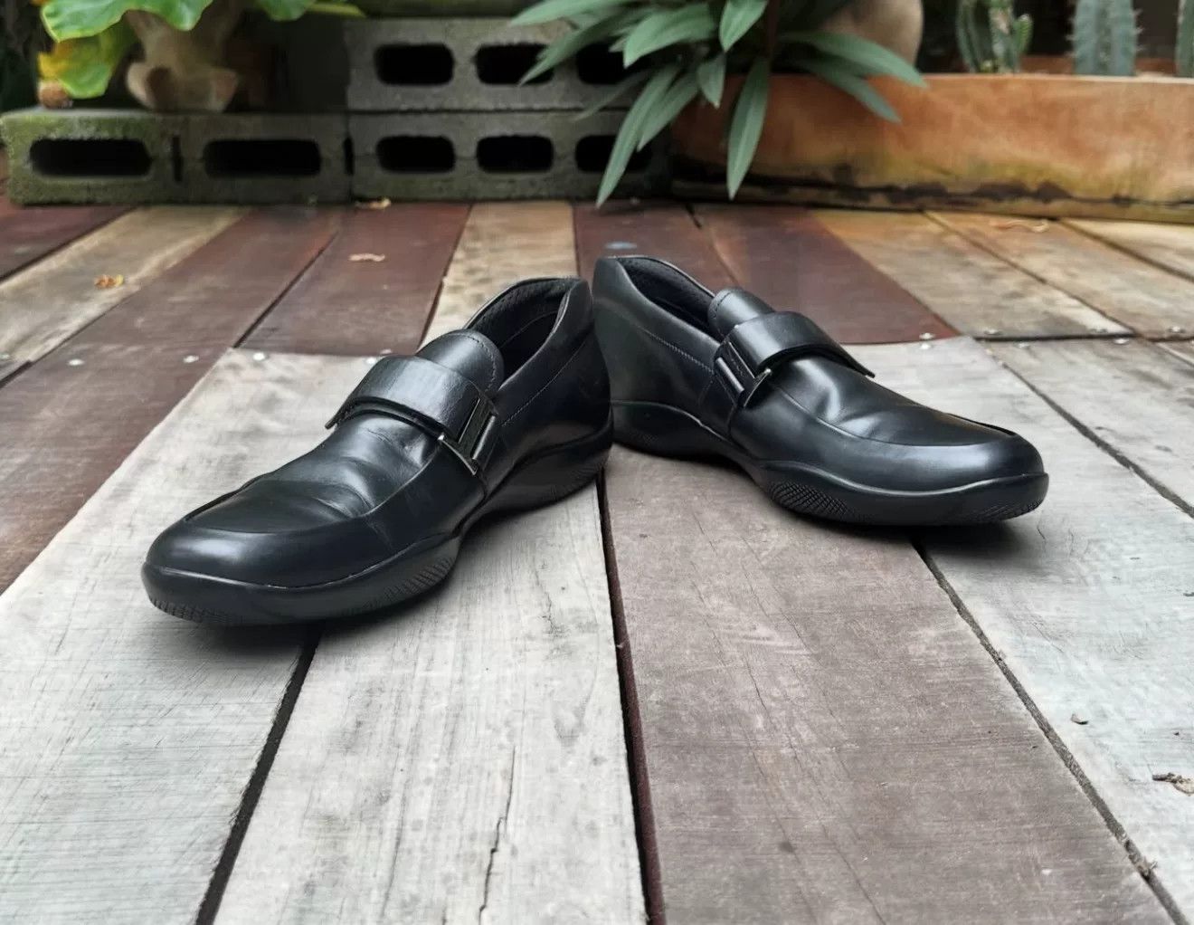 Vintage Vintage 2000s Prada Sport Leather Sneakers Size US 10 / EU 43 - 4 Thumbnail