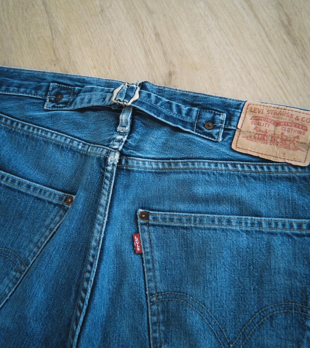 Vintage Vintage Levi's 542 Buckle Back Wide Taper Jeans Size US 34 / EU 50 - 3 Thumbnail