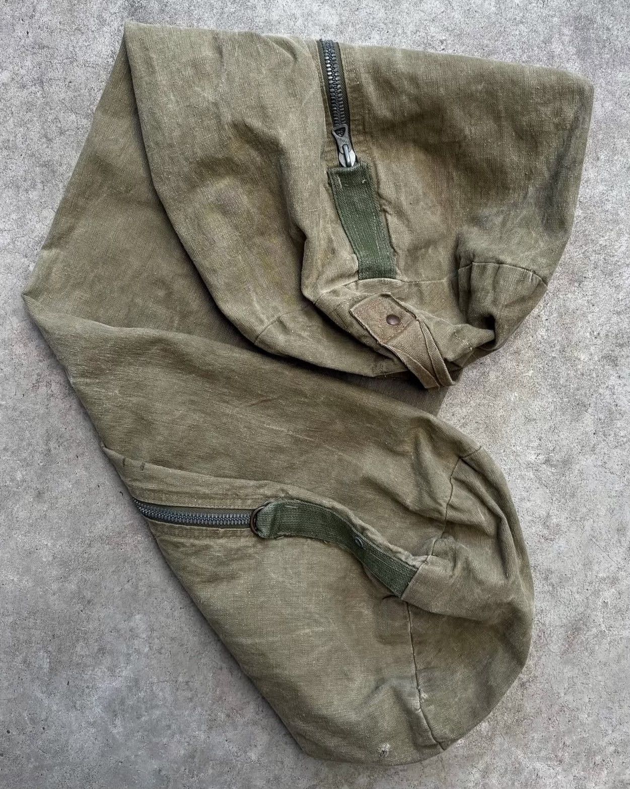 Vintage 1940s US Army WWII Zipper Duffel Bag Size ONE SIZE - 2 Thumbnail