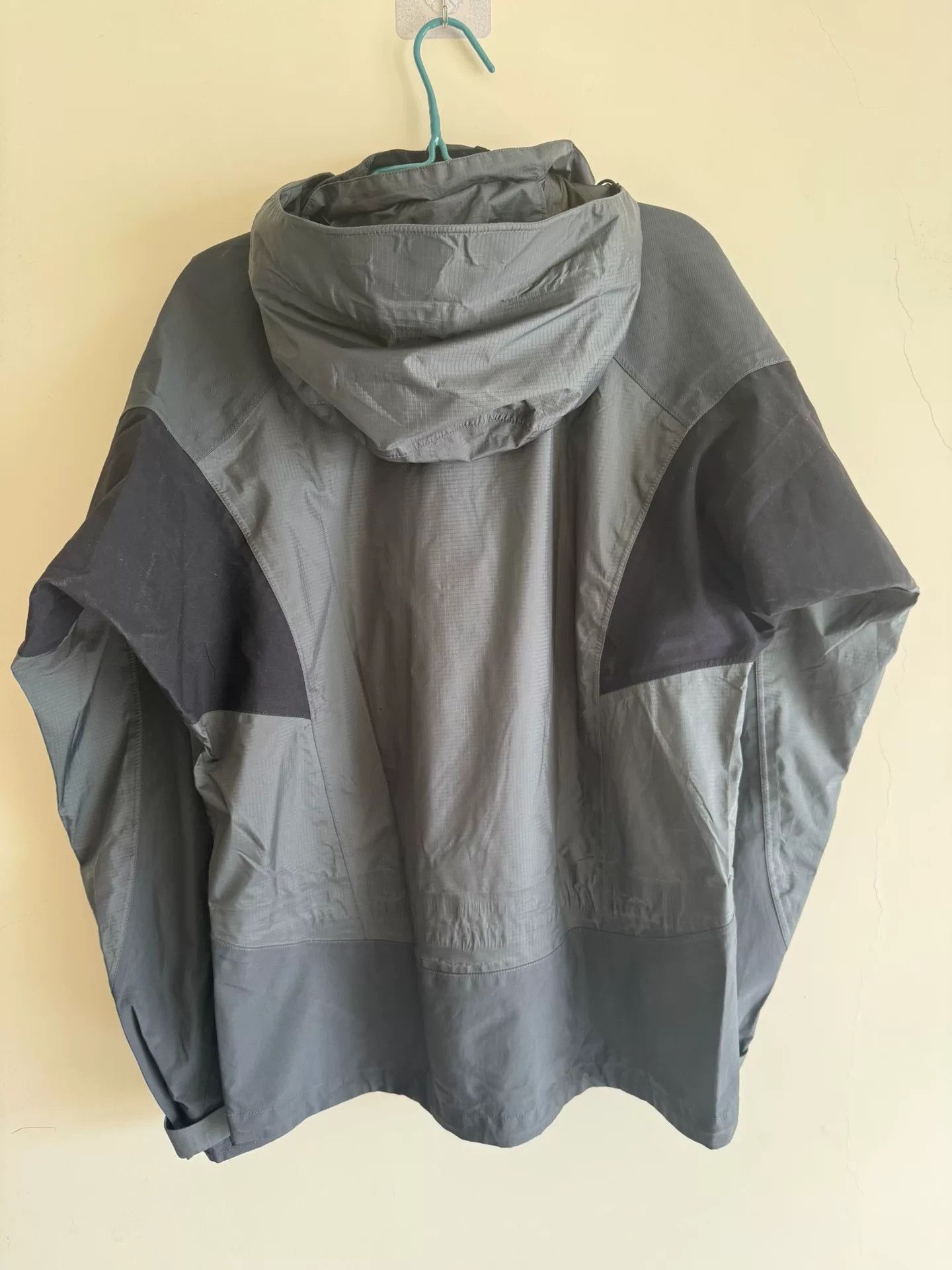 Vintage Vintage Mountain Hardwear 2000s Softshell Jacket Size US XL / EU 56 / 4 - 6 Thumbnail
