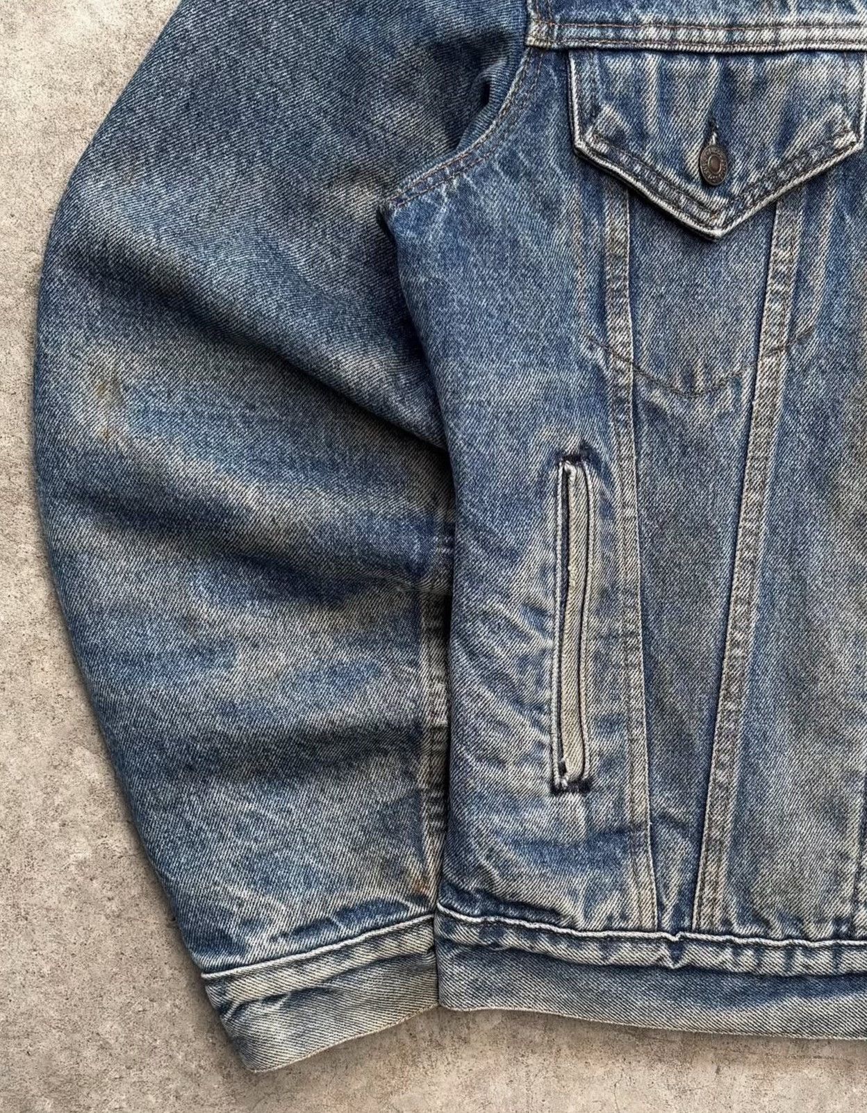 Vintage Vintage Levi's 1990s 70506 Denim Trucker Jacket Size US M / EU 48-50 / 2 - 3 Thumbnail