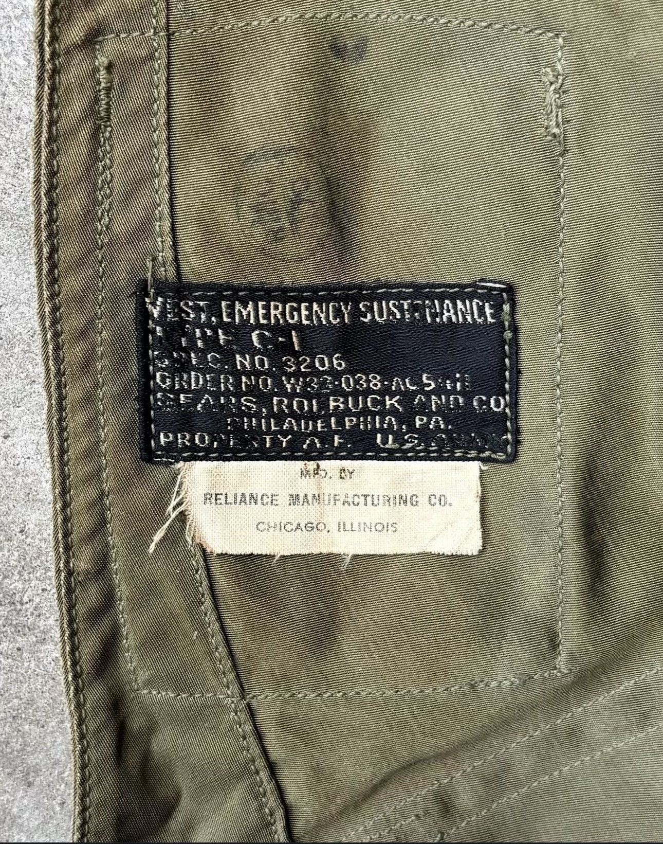Vintage 1940s USAF C-1 Emergency Sustenance Vest Size US M / EU 48-50 / 2 - 5 Thumbnail