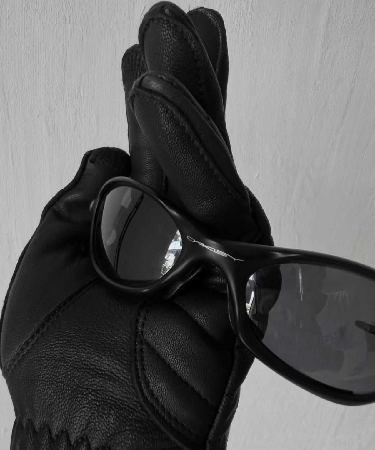 Vintage Vintage Oakley 2003 Valve 1.0 Sunglasses Size ONE SIZE - 8 Thumbnail