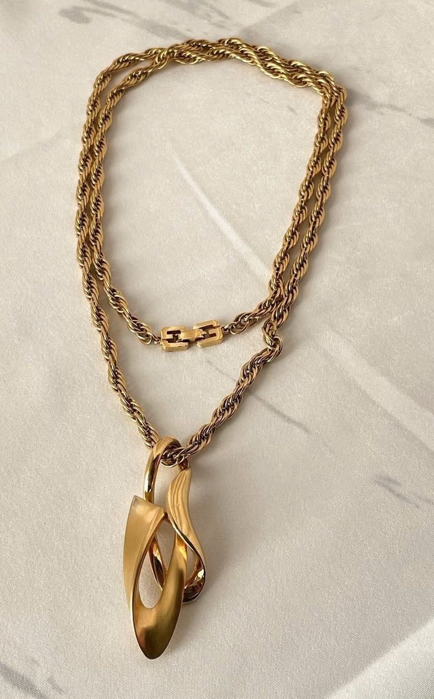 Vintage Vintage 1980s Givenchy Gold Plated Necklace Size ONE SIZE - 2 Thumbnail