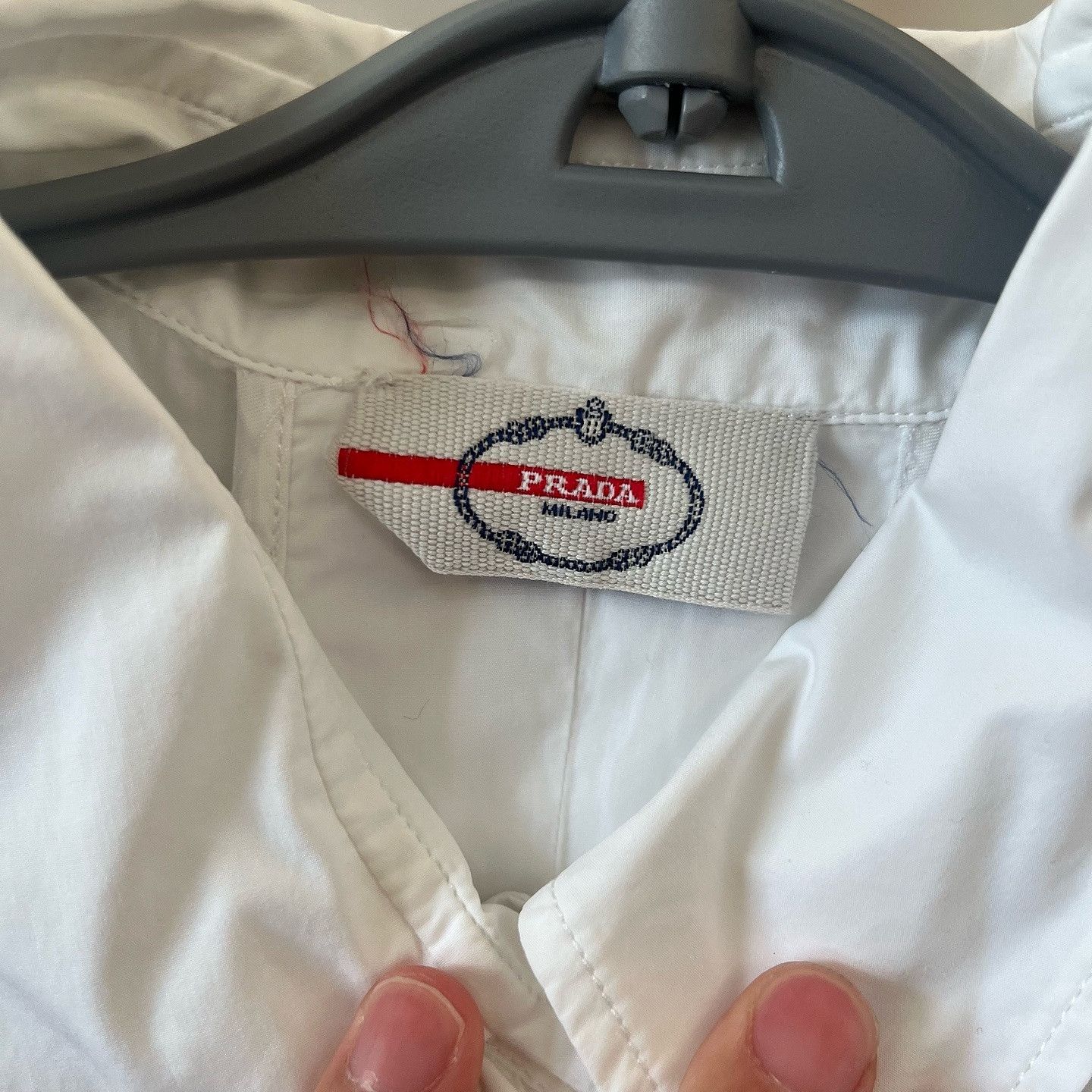 Prada Prada White Sleeveless Collared Button Up Blouse Size 40 Size S / US 4 / IT 40 - 3 Thumbnail