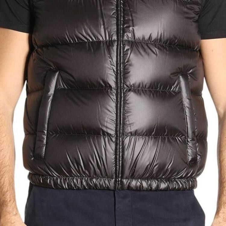 Prada Prada Logo Plaque Down Vest Size 50 Size US M / EU 48-50 / 2 - 13 Thumbnail