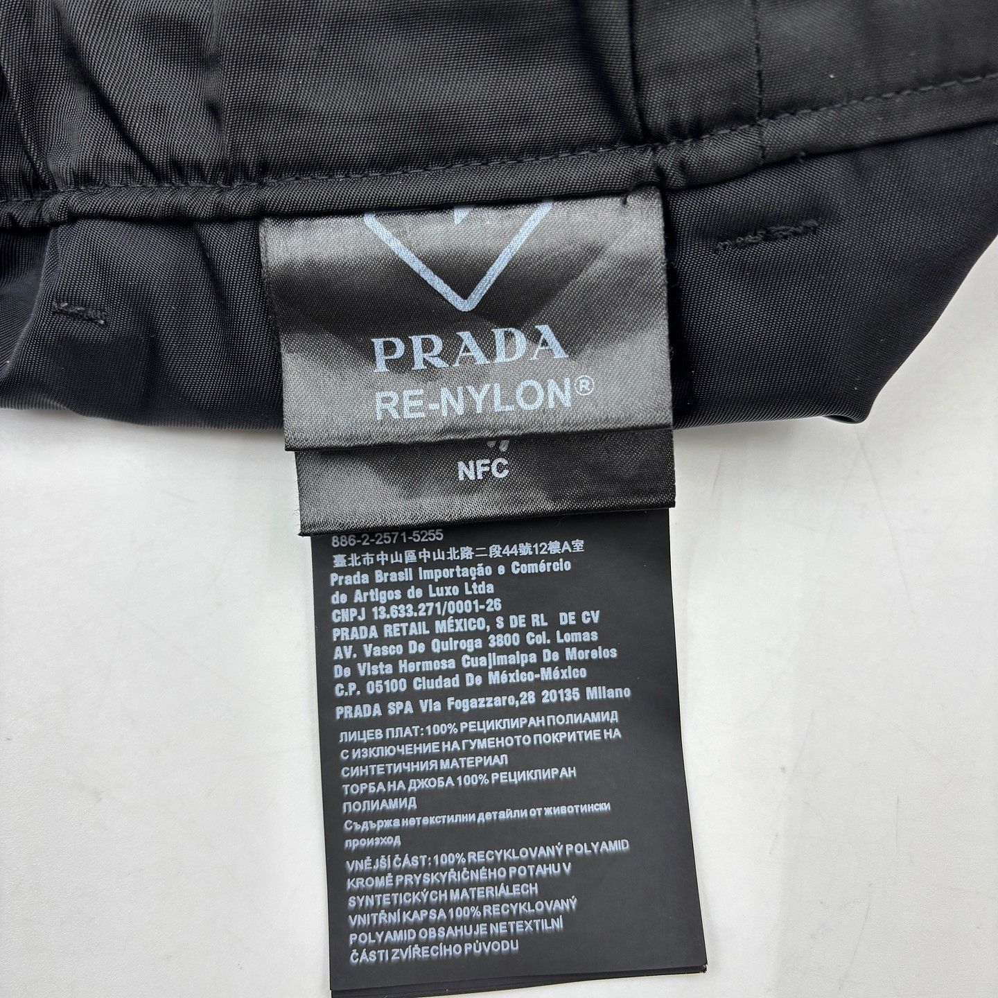 Prada Prada Re-Nylon Cargo Shorts Black Size 54 Size US 38 / EU 54 - 11 Thumbnail