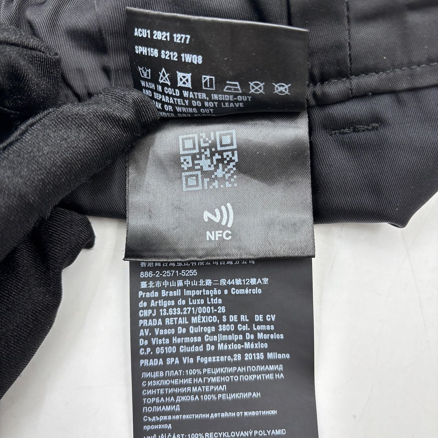 Prada Prada Re-Nylon Cargo Shorts Black Size 54 Size US 38 / EU 54 - 12 Thumbnail