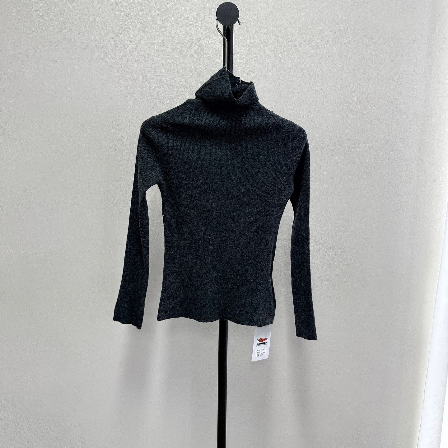 Prada Prada Logo Turtleneck Sweater Size 40 Size S / US 4 / IT 40 - 2 Thumbnail