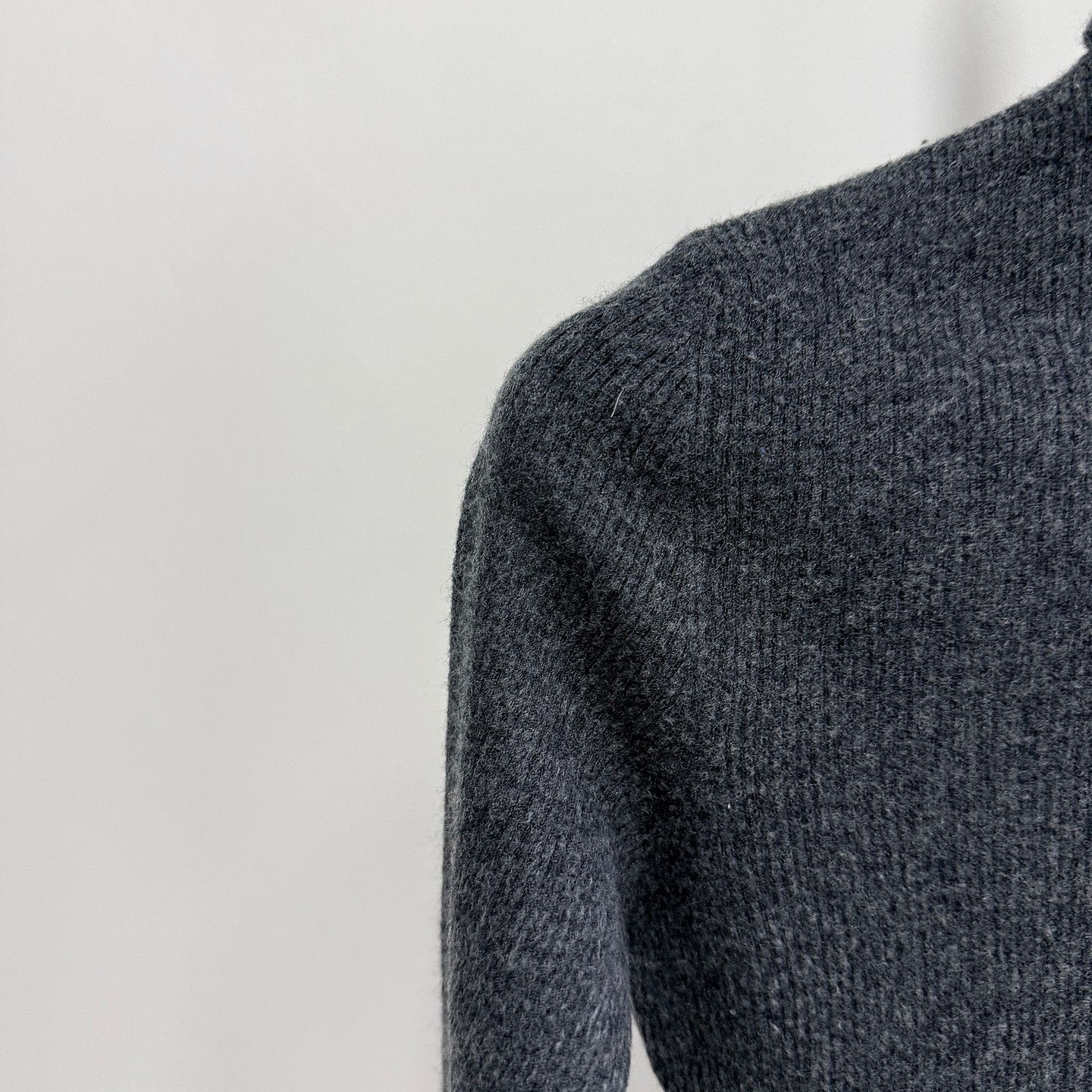Prada Prada Logo Turtleneck Sweater Size 40 Size S / US 4 / IT 40 - 5 Thumbnail