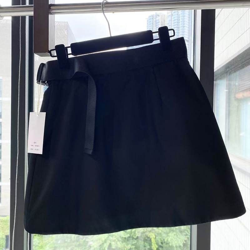 Prada Prada Nylon Pouch Belt Mini Skirt Size 38 Size 26" / US 2 / IT 38 - 2 Thumbnail