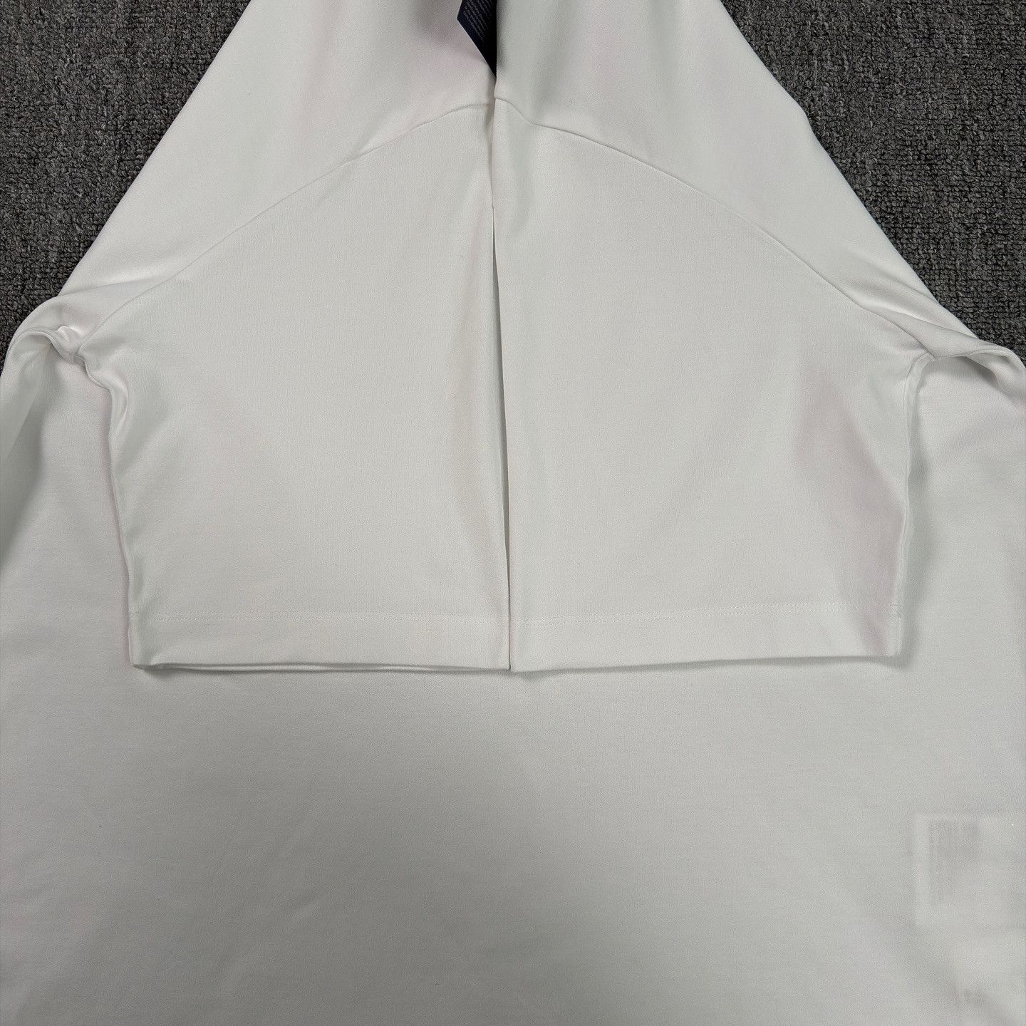 Prada Prada Triangle Logo T-Shirt Size L Size US L / EU 52-54 / 3 - 5 Thumbnail