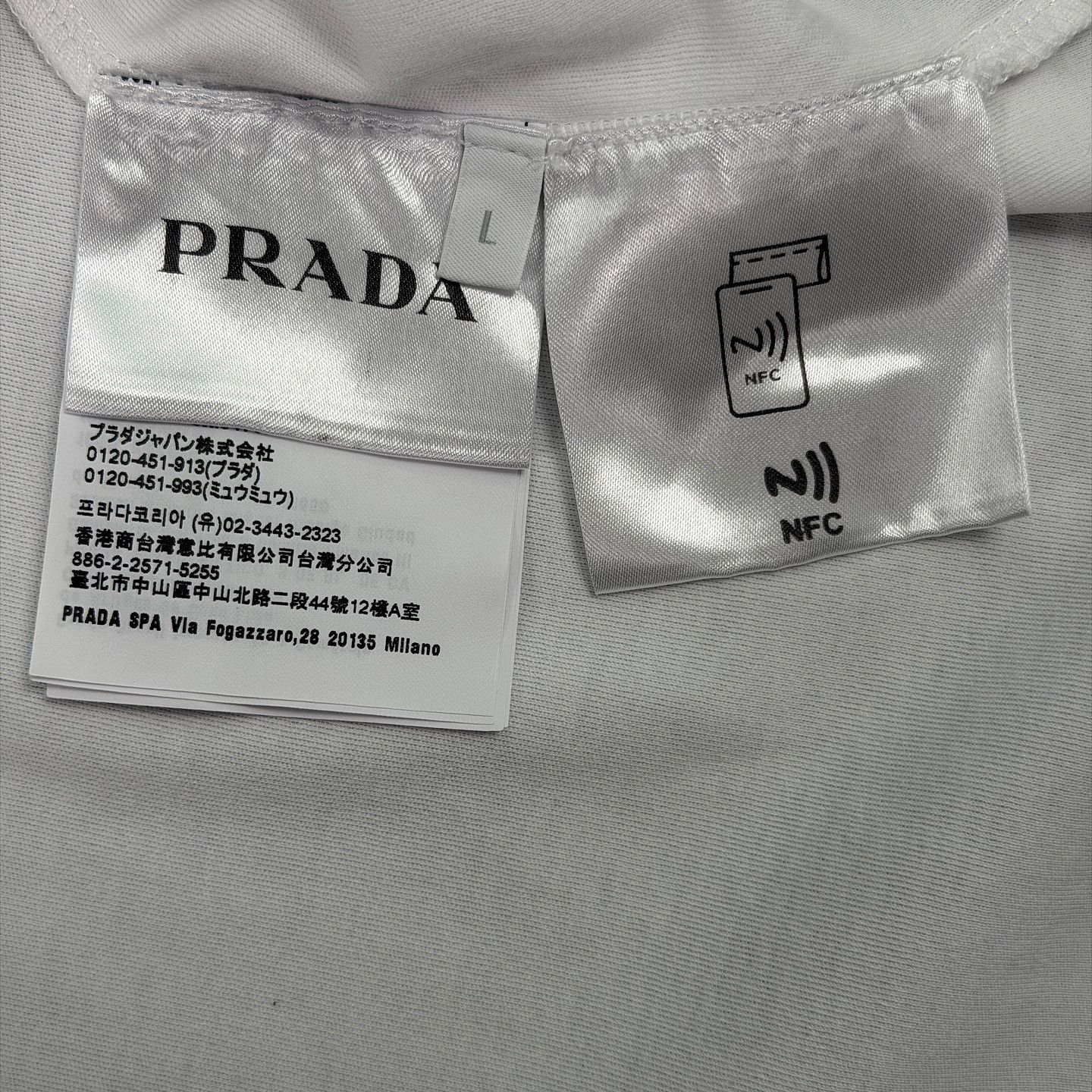 Prada Prada Triangle Logo T-Shirt Size L Size US L / EU 52-54 / 3 - 4 Thumbnail