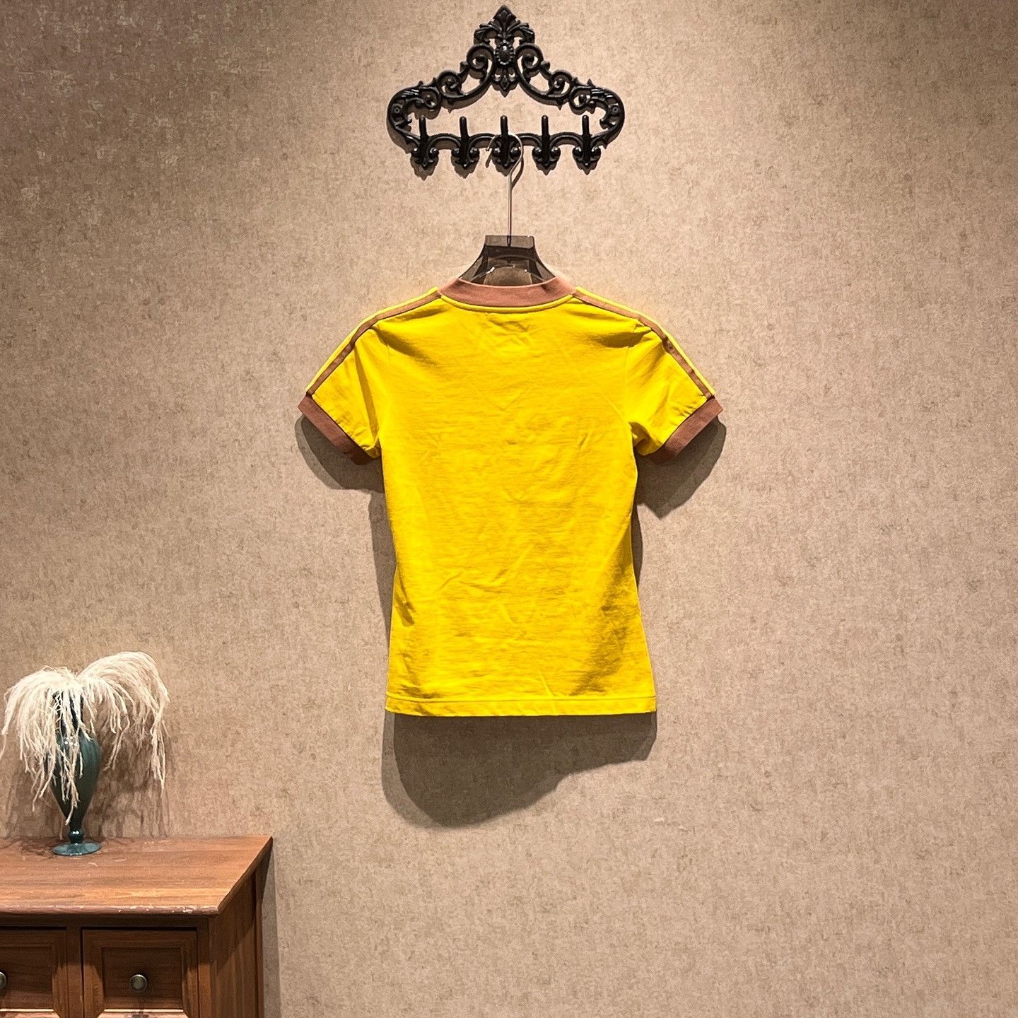 Gucci Gucci x adidas Originals Logo V-Neck T-Shirt Size XS Size XS / US 0-2 / IT 36-38 - 2 Thumbnail